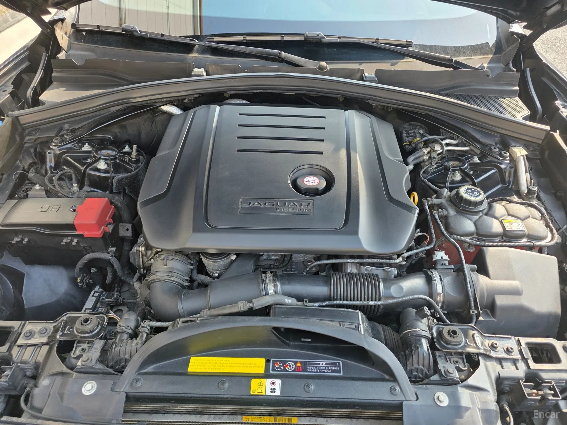 Jaguar F-PACE превью 11
