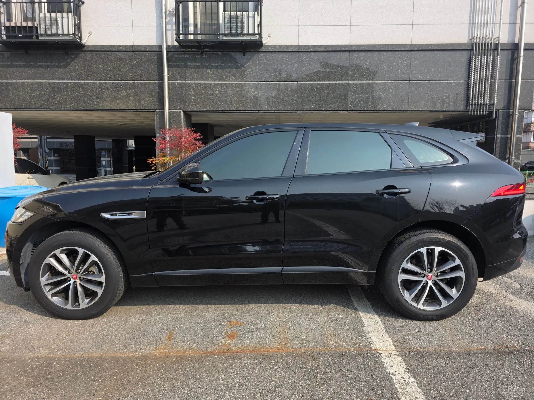Jaguar F-PACE превью 13
