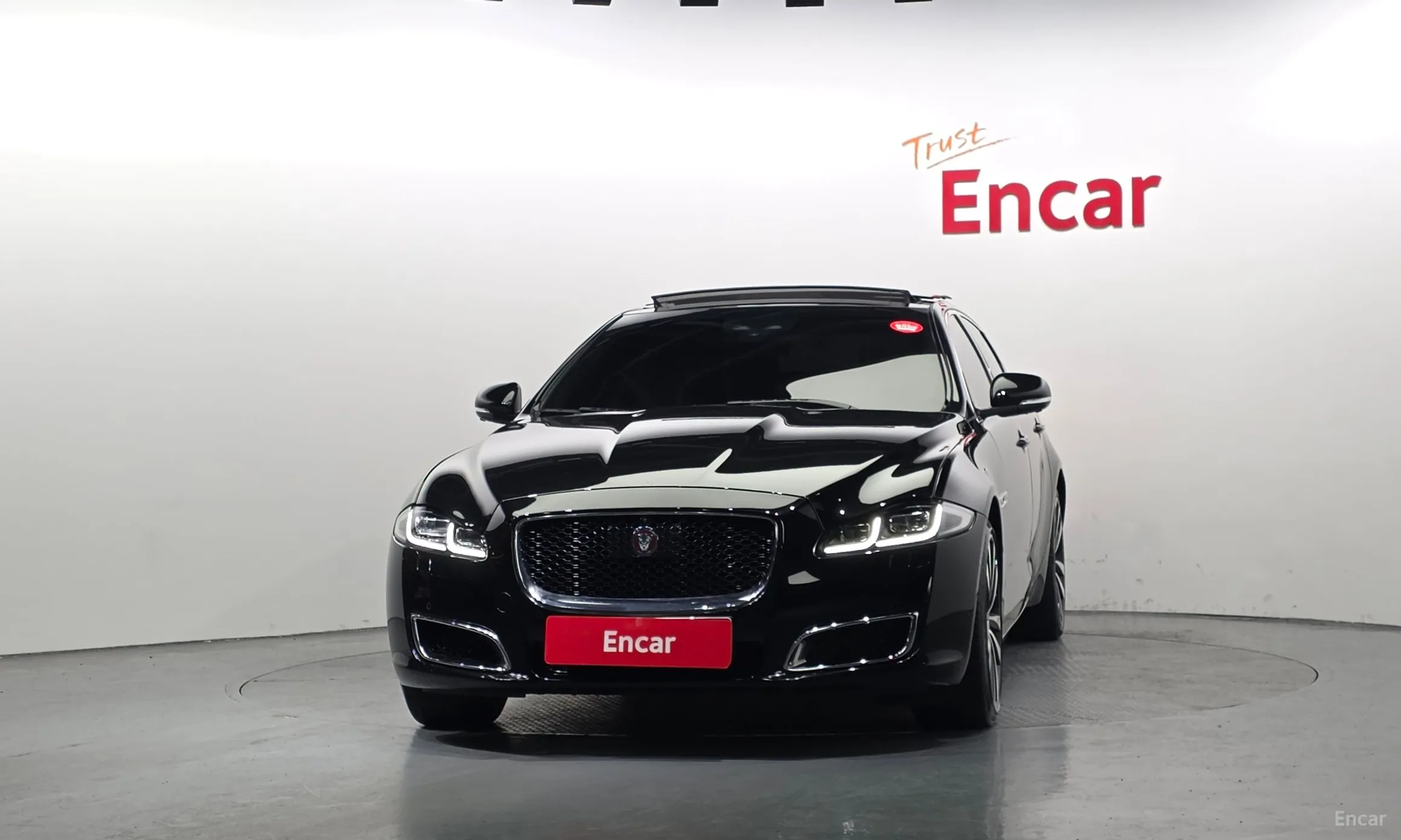 Jaguar All New XJ превью 3