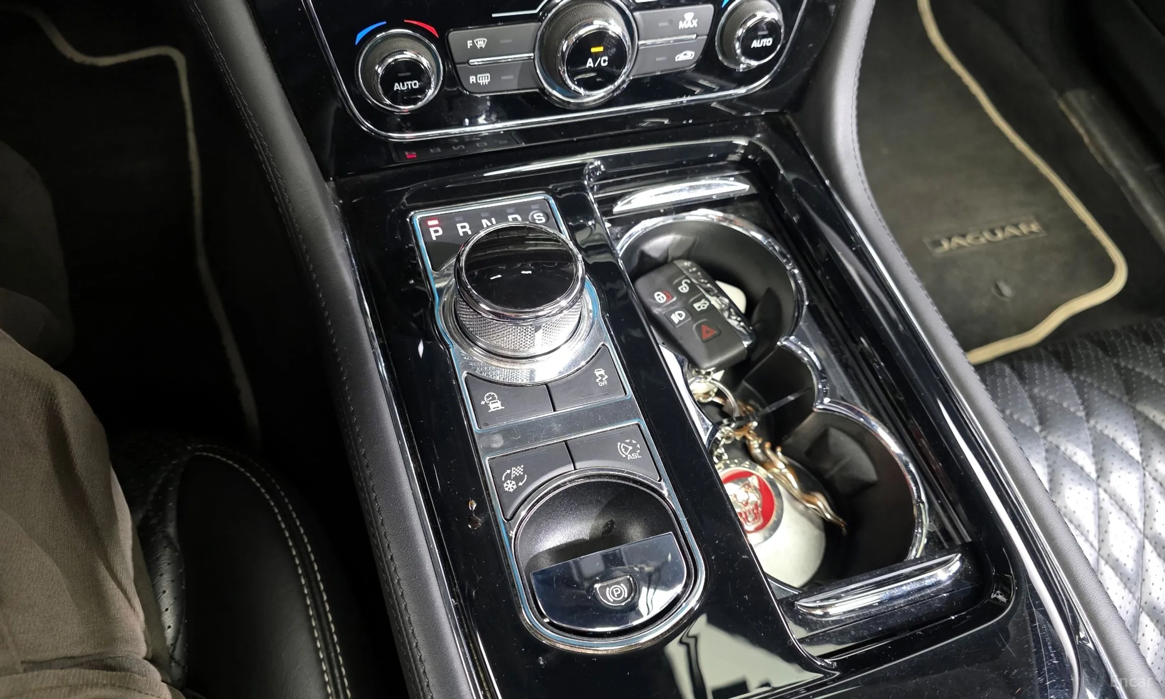 Jaguar All New XJ превью 9