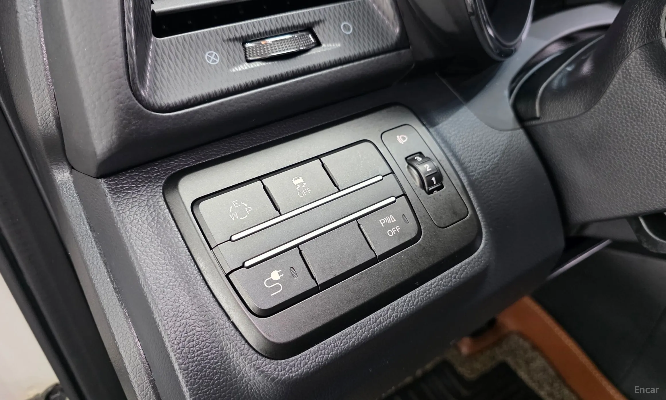 KG Mobility (SsangYong) Tivoli Air превью 13