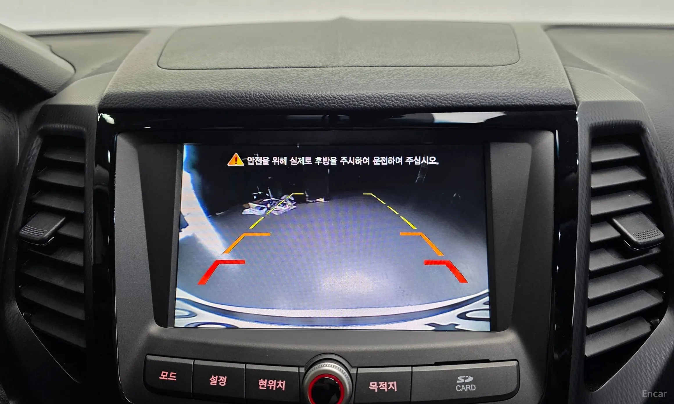 KG Mobility (SsangYong) Tivoli Air превью 16