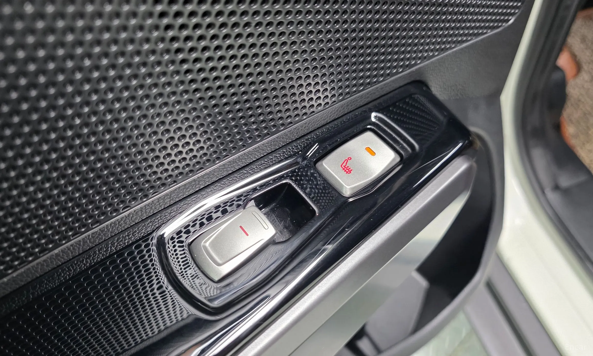 KG Mobility (SsangYong) Tivoli Air превью 18