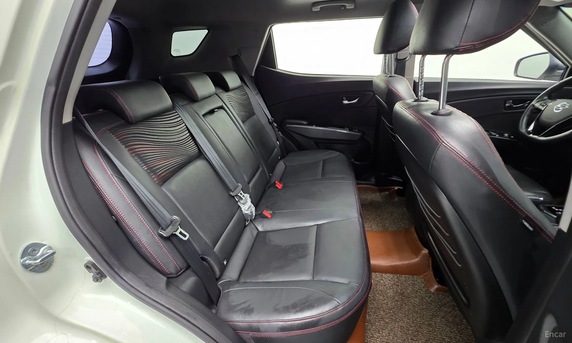 KG Mobility (SsangYong) Tivoli Air превью 19
