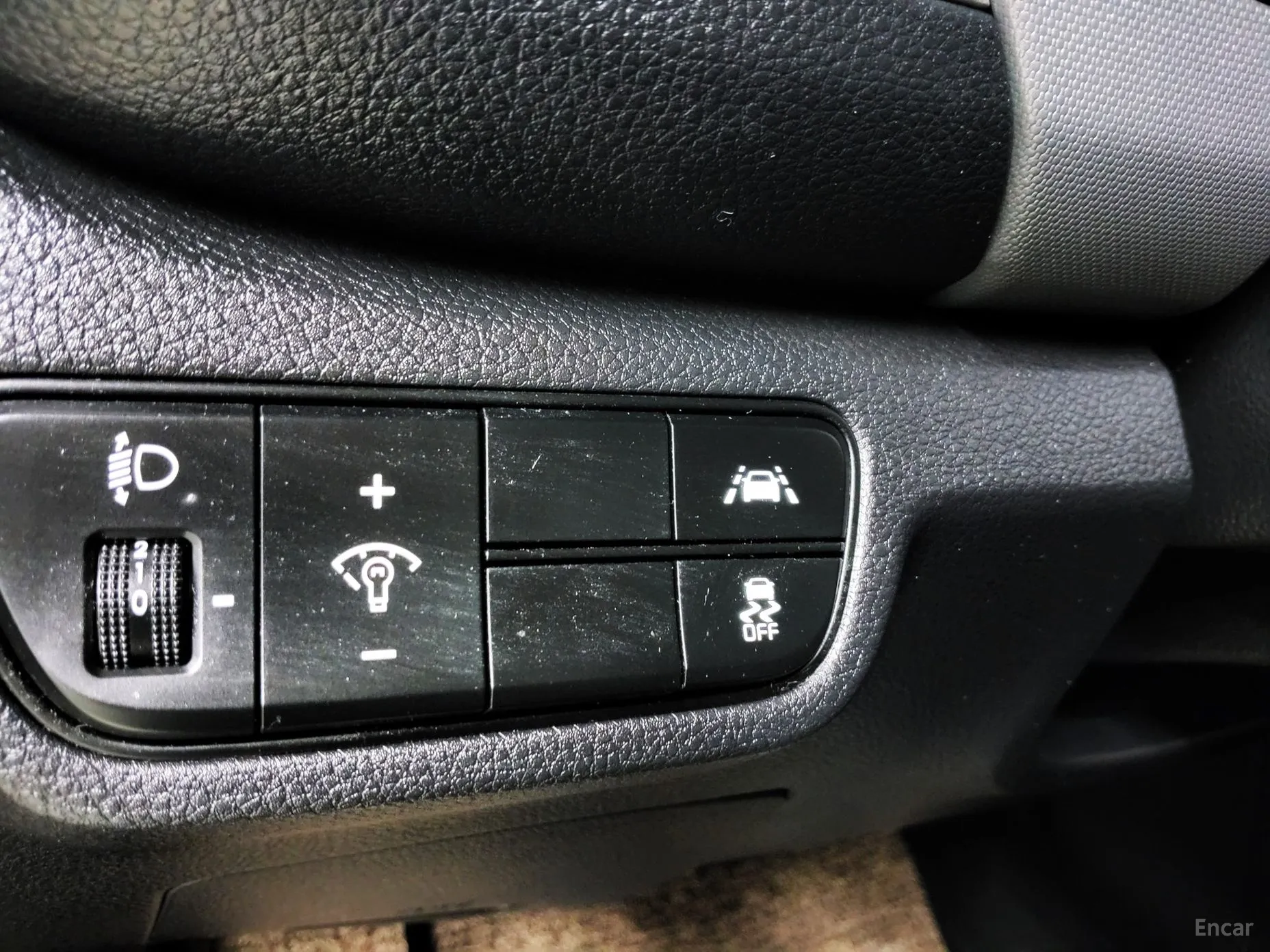Kia Seltos превью 15