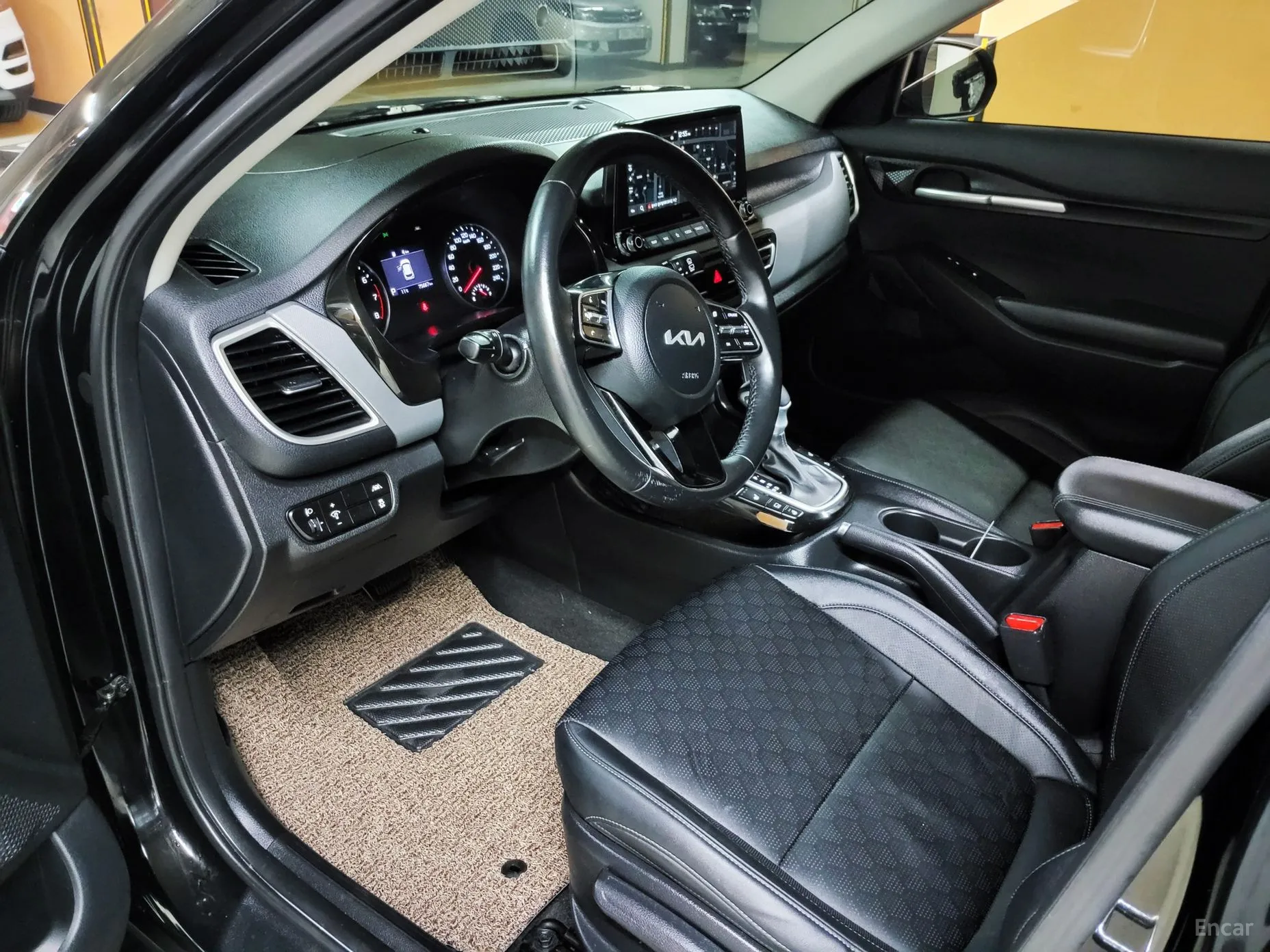 Kia Seltos превью 8