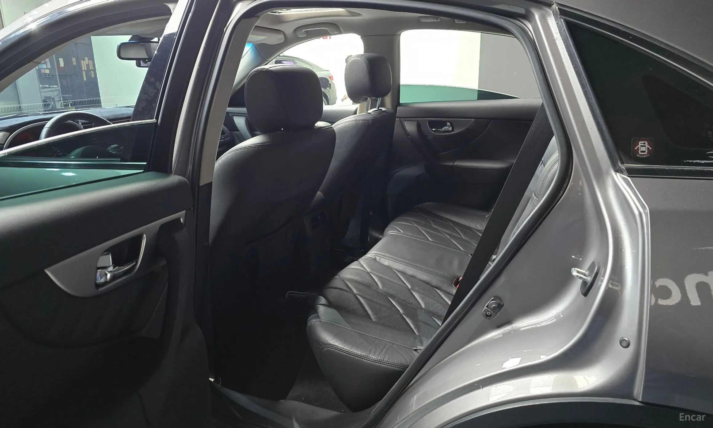 Infiniti FX35 превью 11