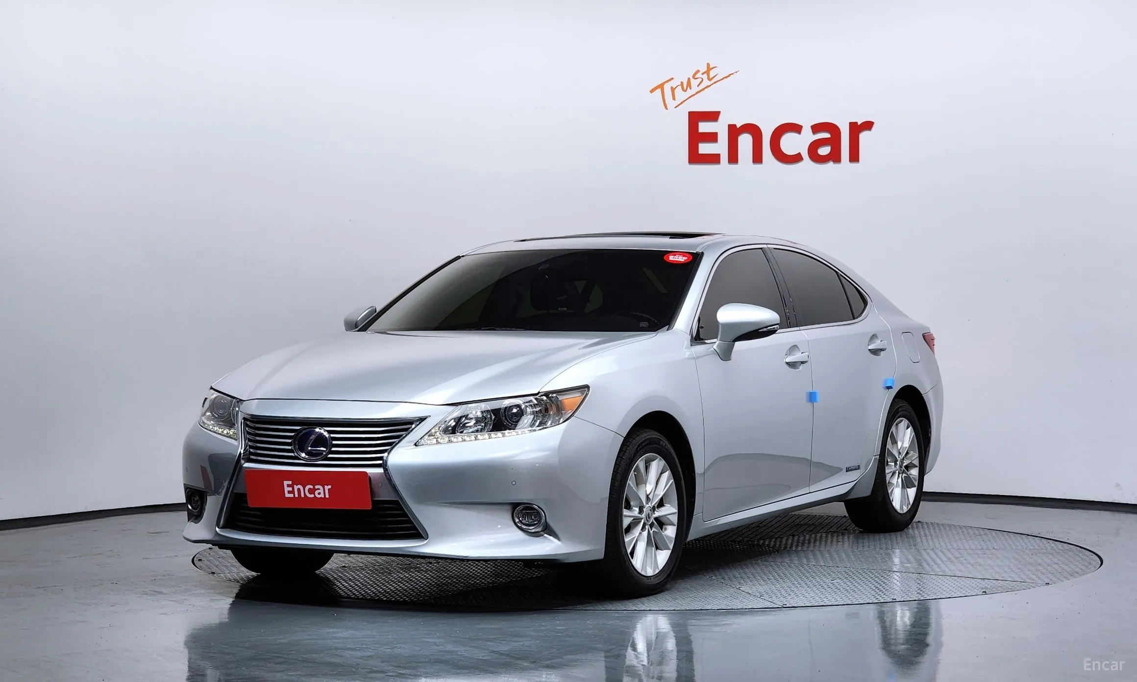 Lexus New ES300h