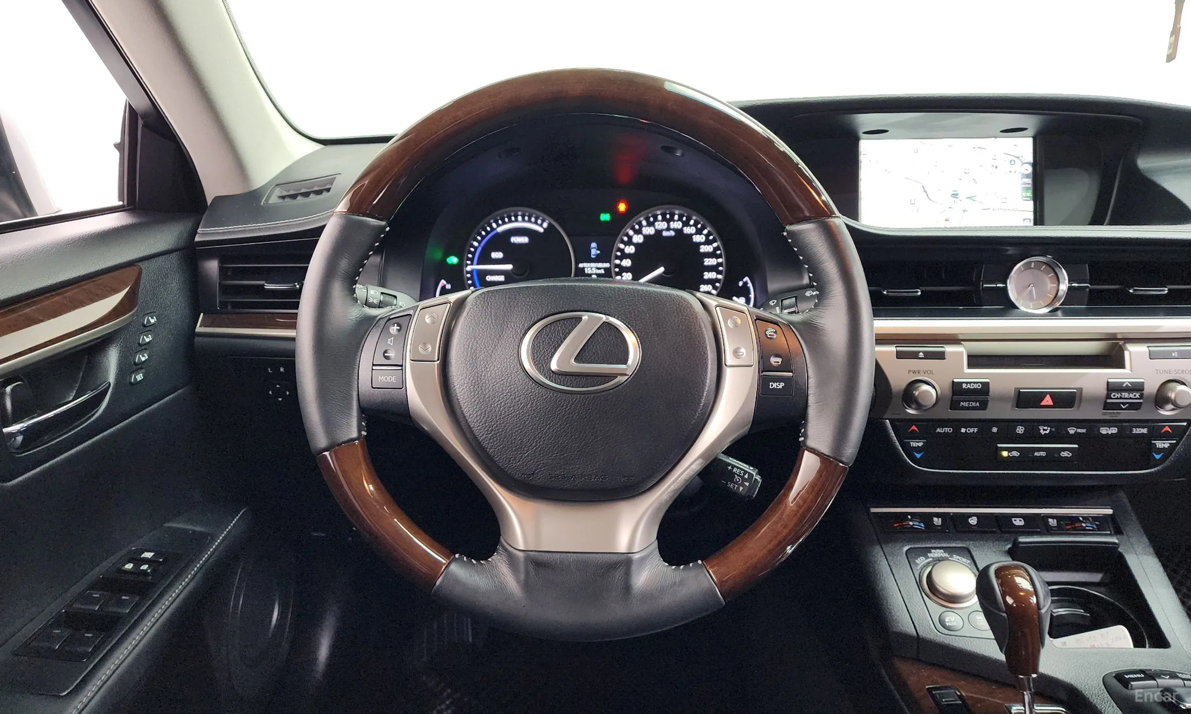Lexus New ES300h превью 13