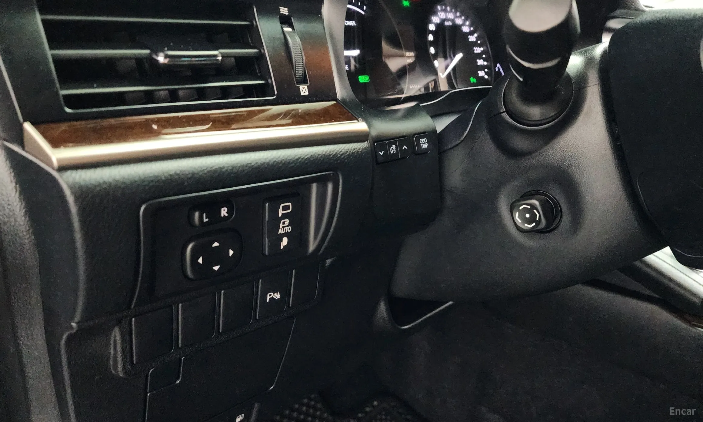 Lexus New ES300h превью 16