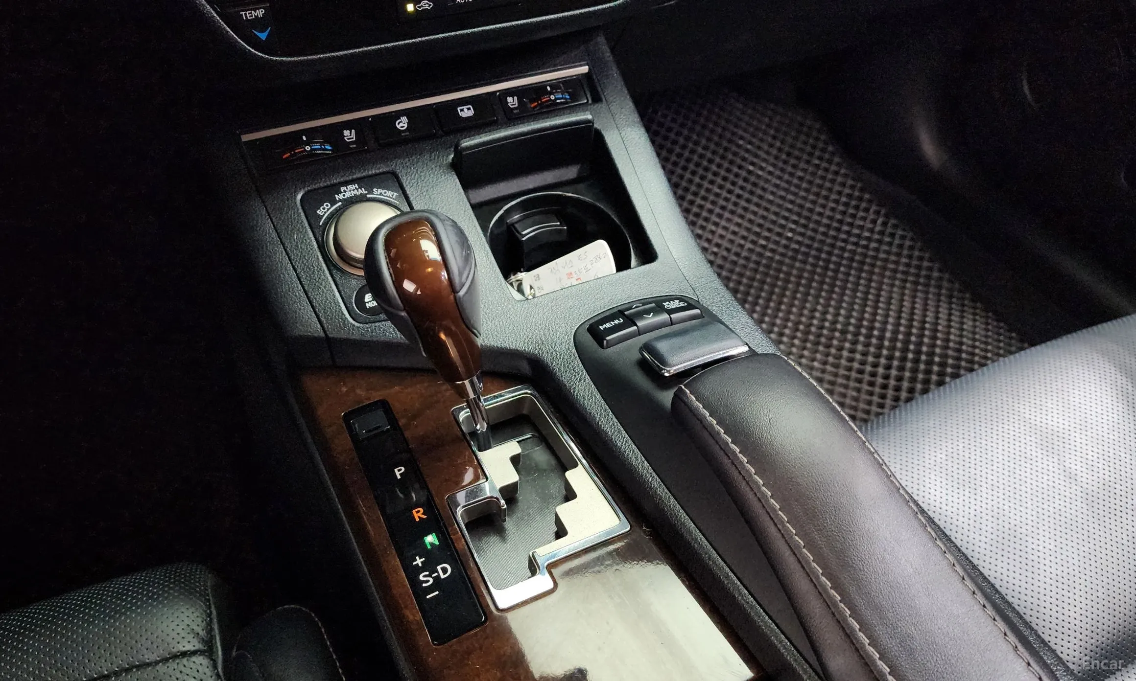 Lexus New ES300h превью 9