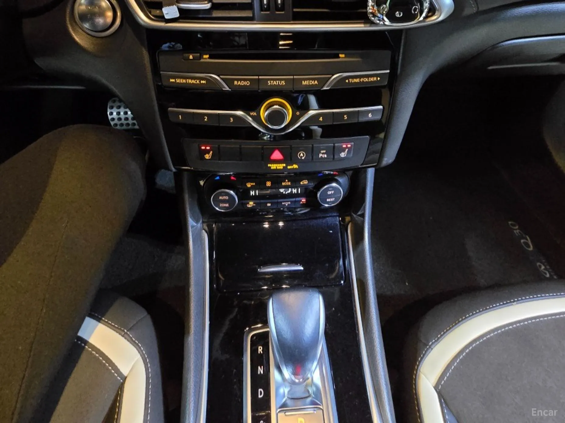 Infiniti Q30 превью 15