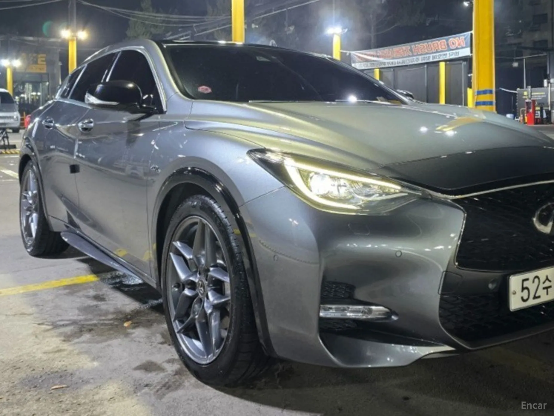Infiniti Q30