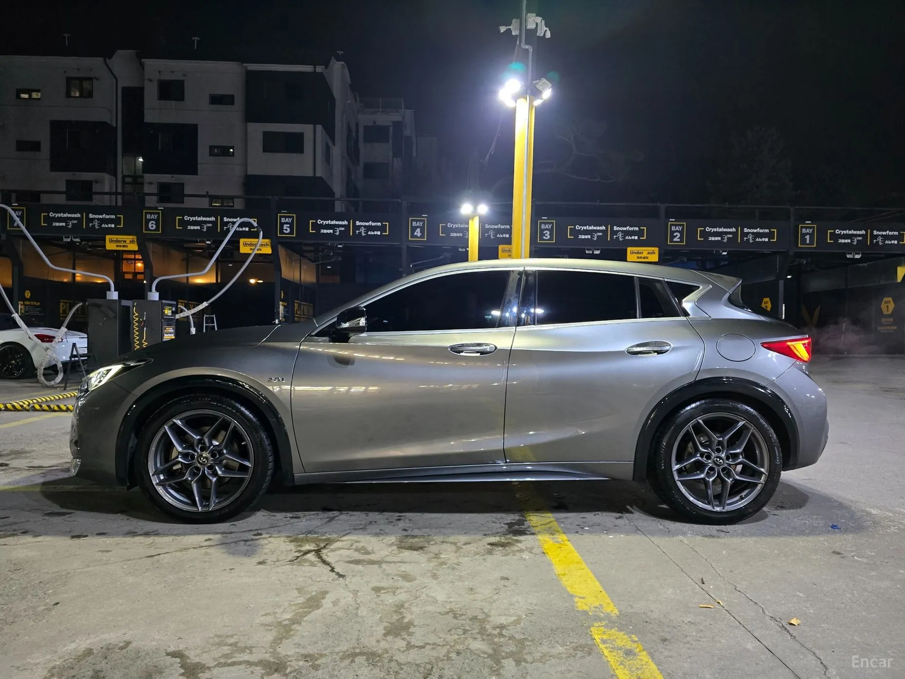 Infiniti Q30 превью 7