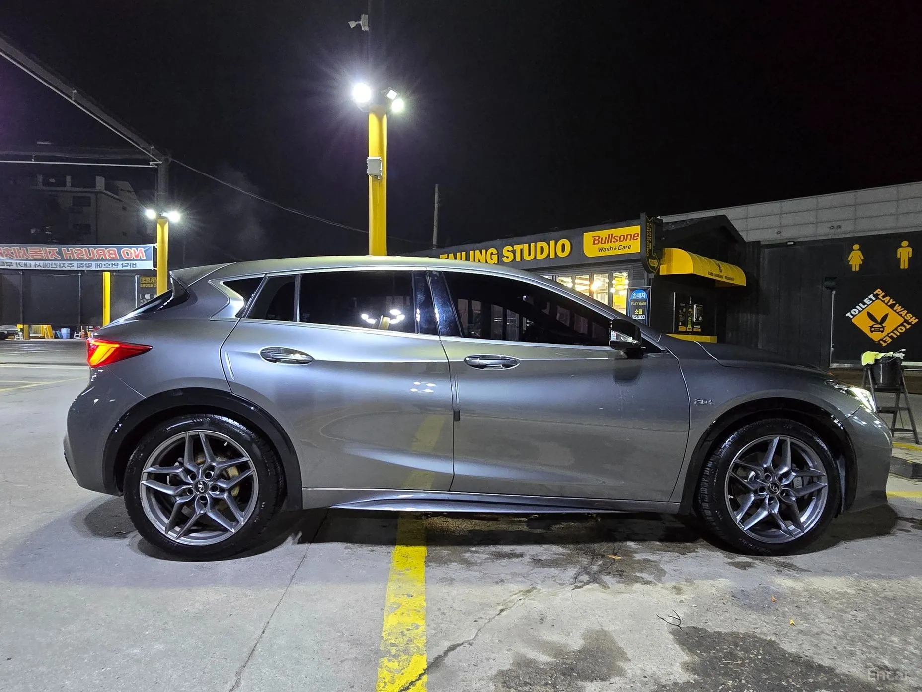 Infiniti Q30 превью 8