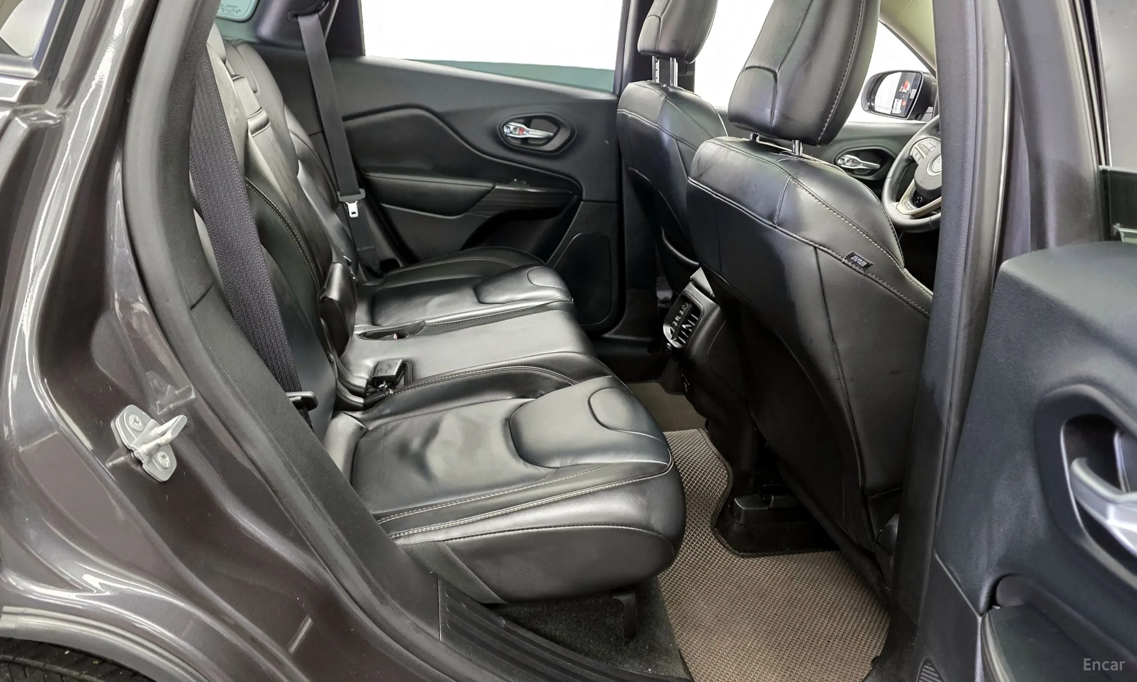 Jeep Cherokee (KL) превью 12