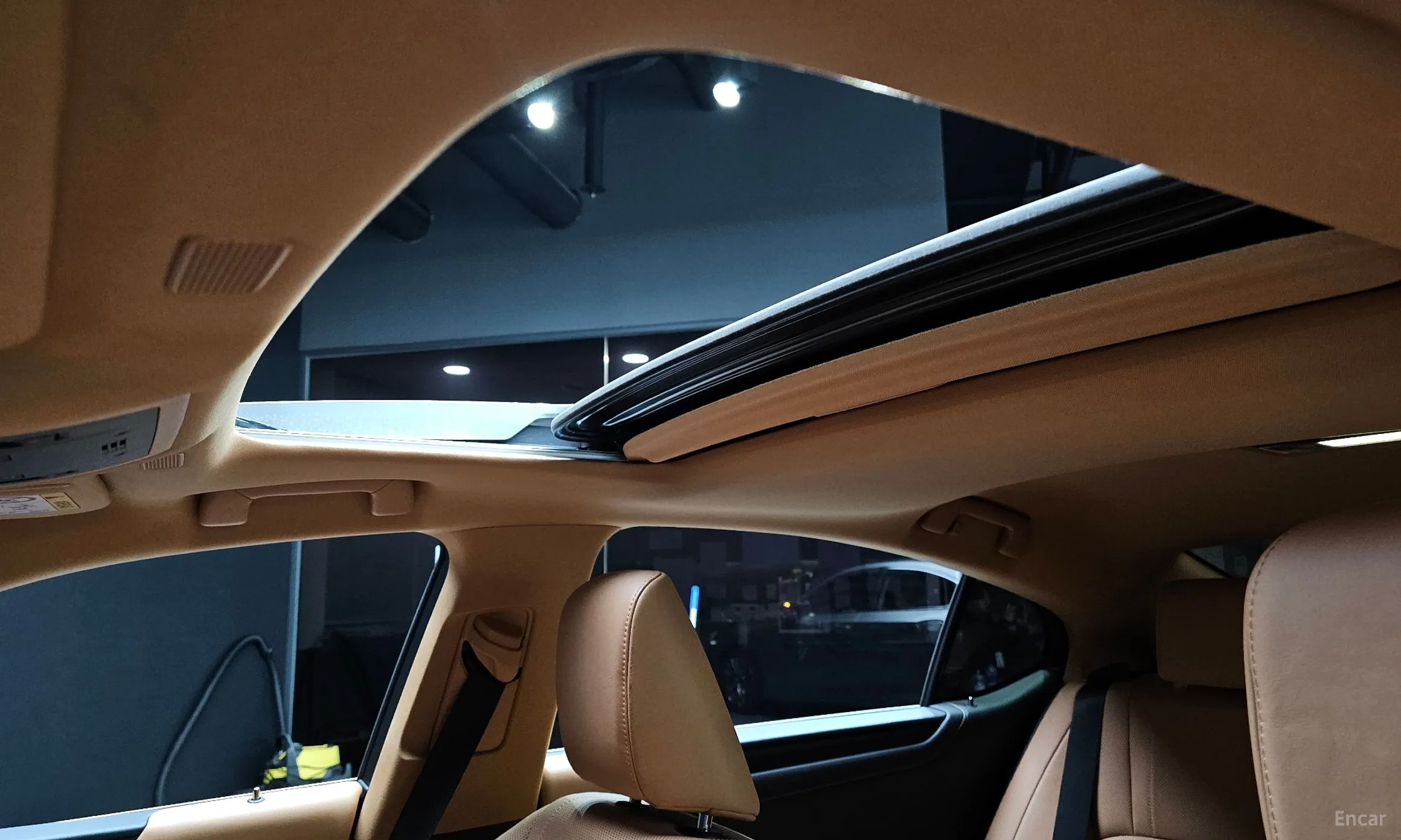 Lexus ES300h 7th Generation превью 19