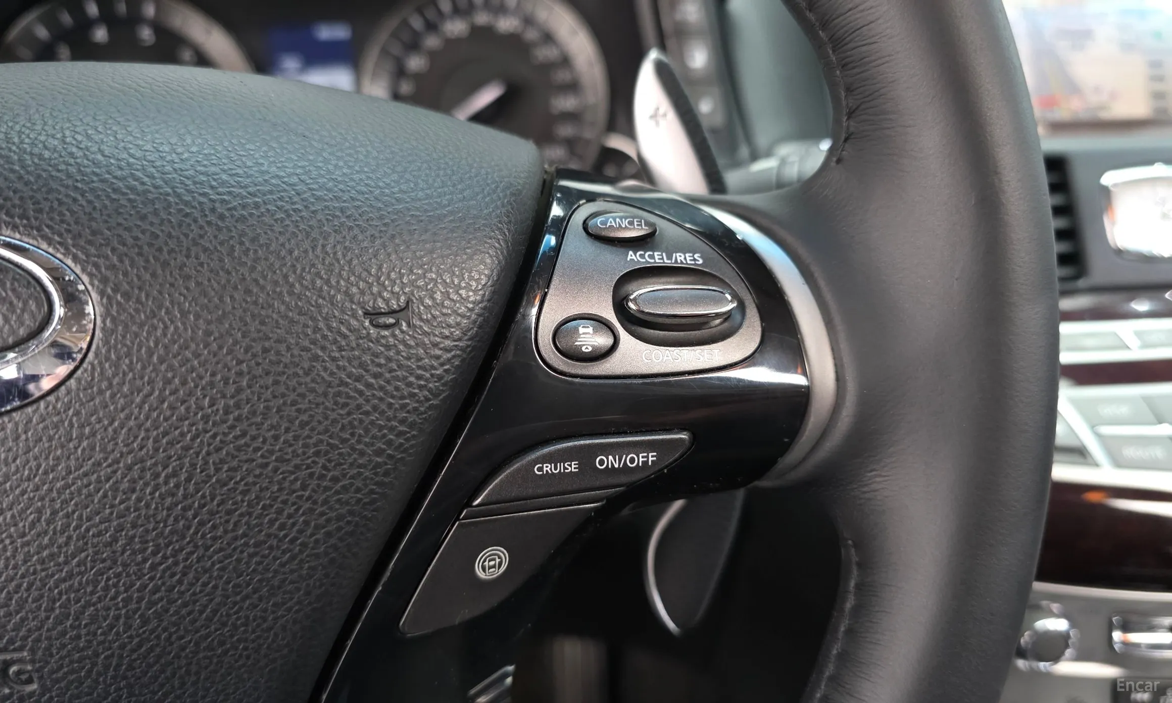 Infiniti M56 превью 19