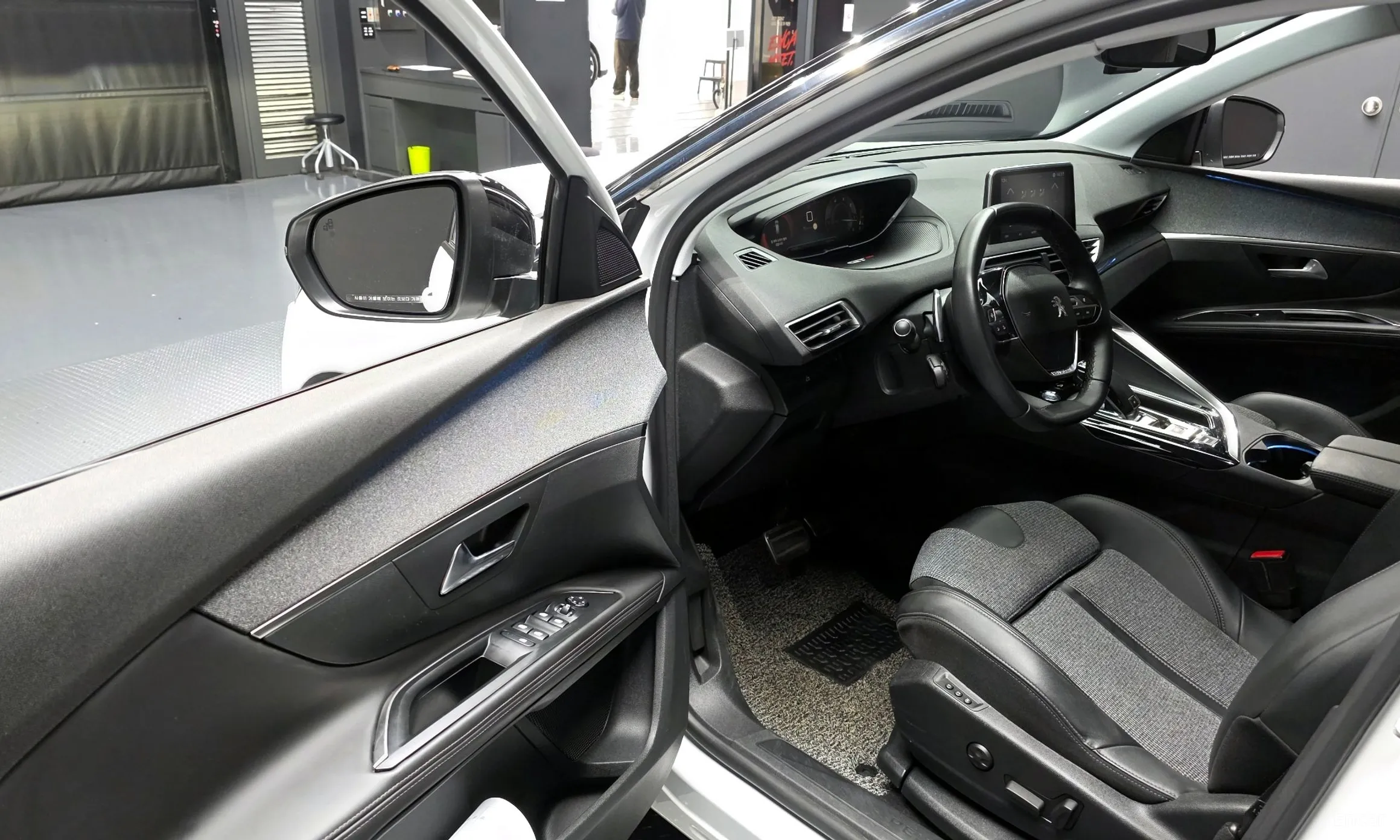 Peugeot 5008 2nd generation превью 11