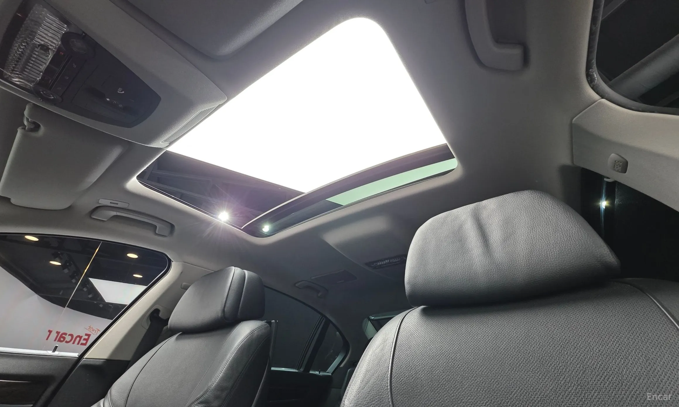 BMW 7 Series (F01) превью 12