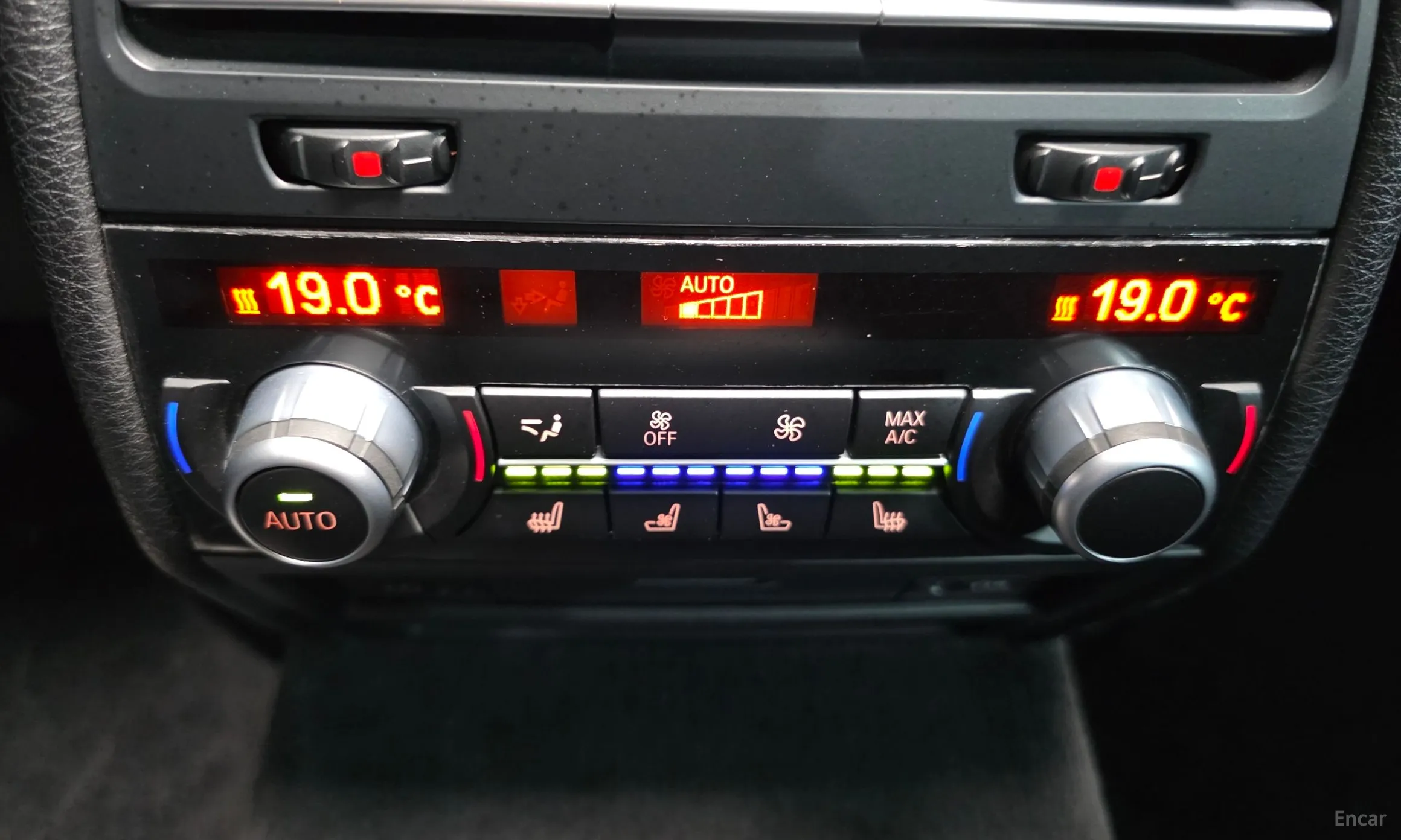 BMW 7 Series (F01) превью 19