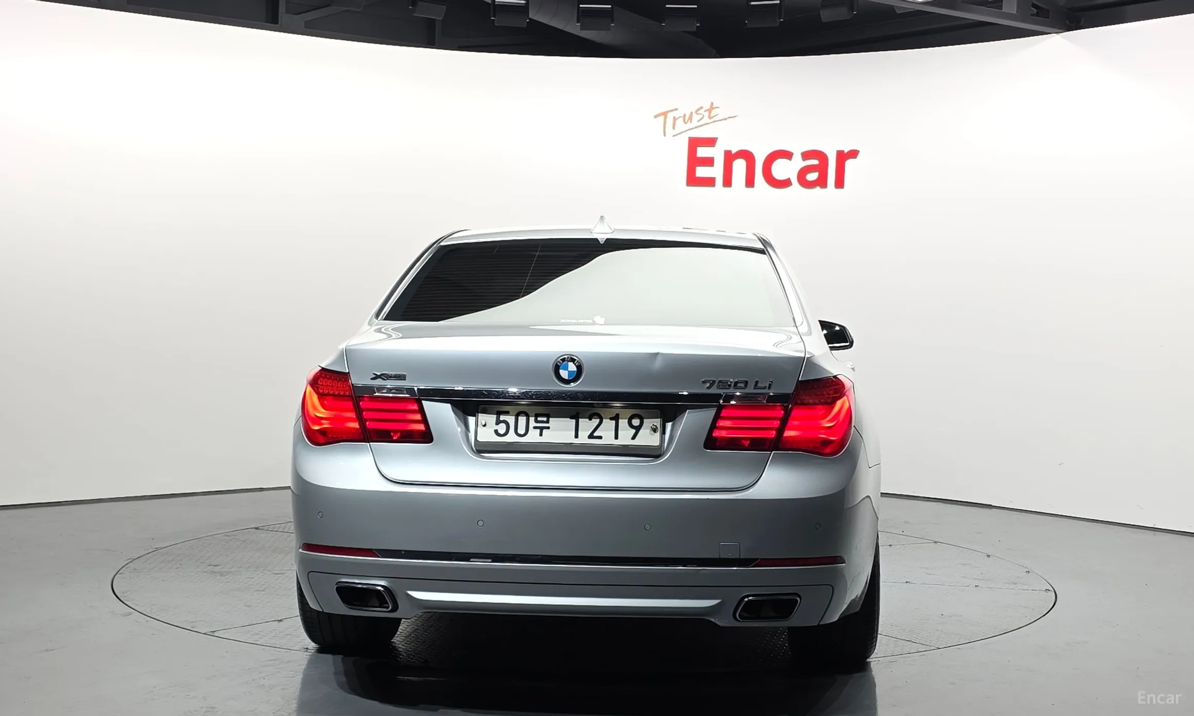 BMW 7 Series (F01) превью 4