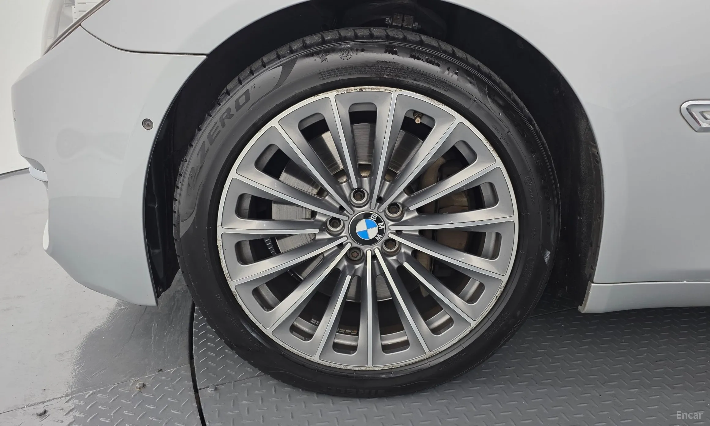 BMW 7 Series (F01) превью 5