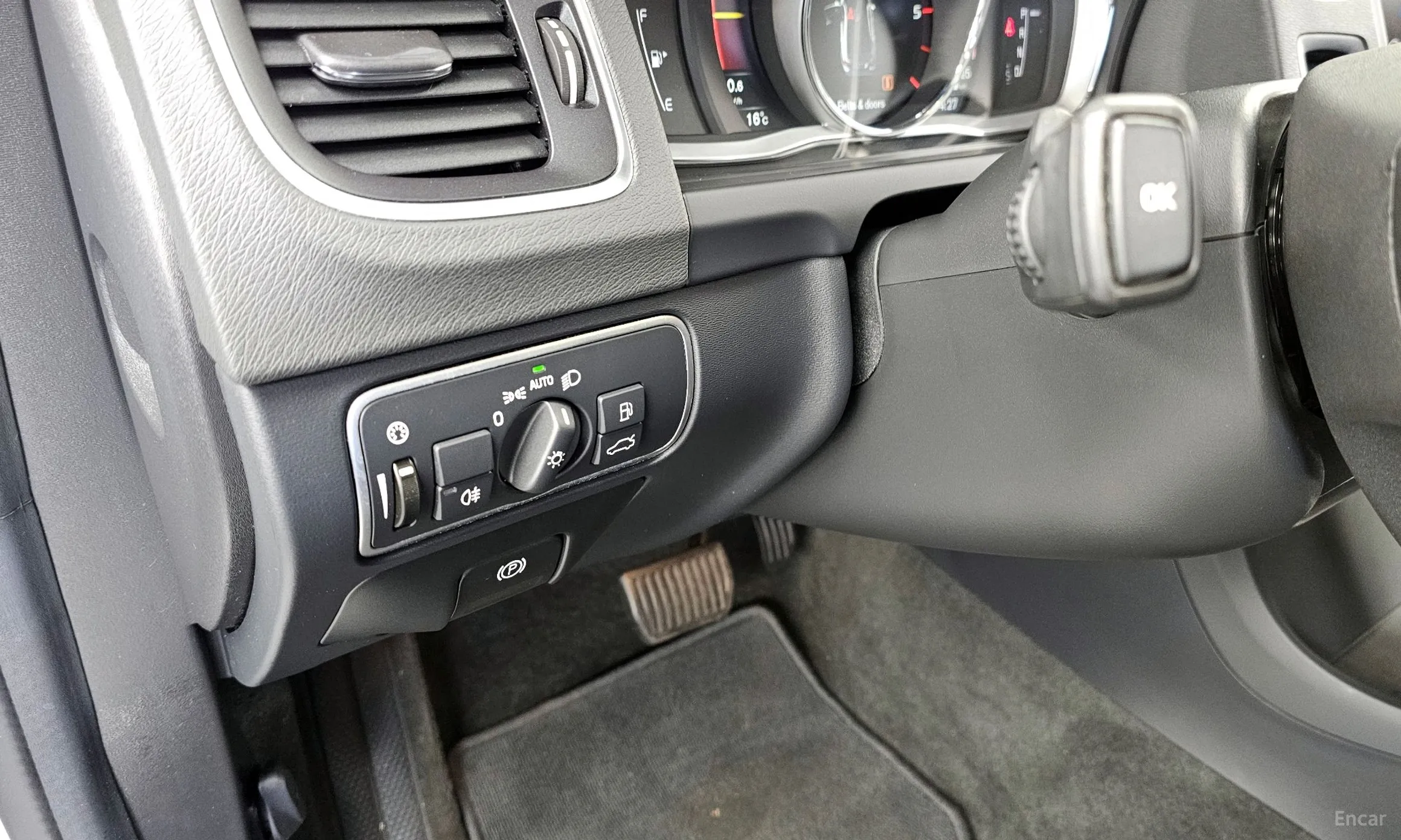 Volvo S60 превью 19