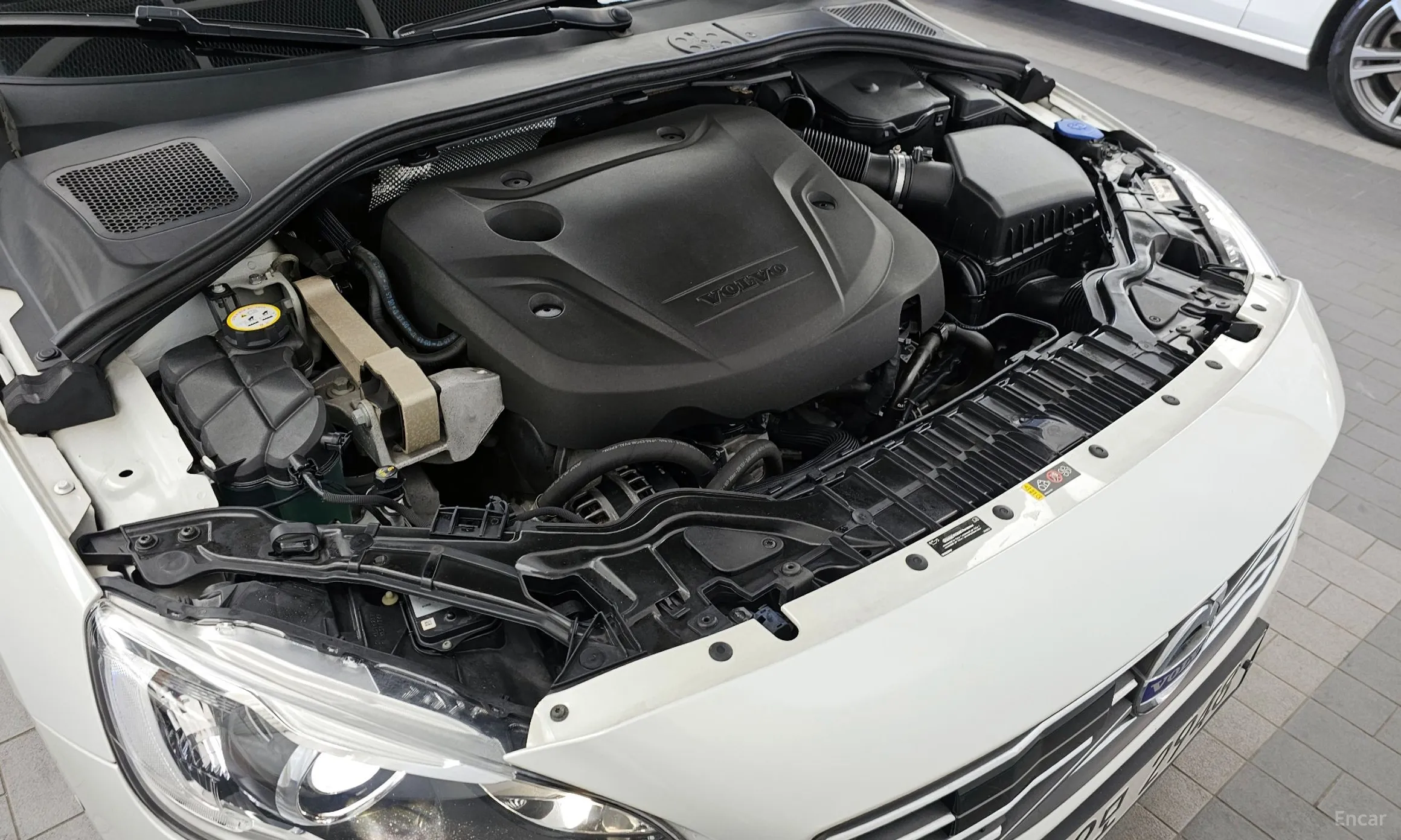 Volvo S60 превью 6