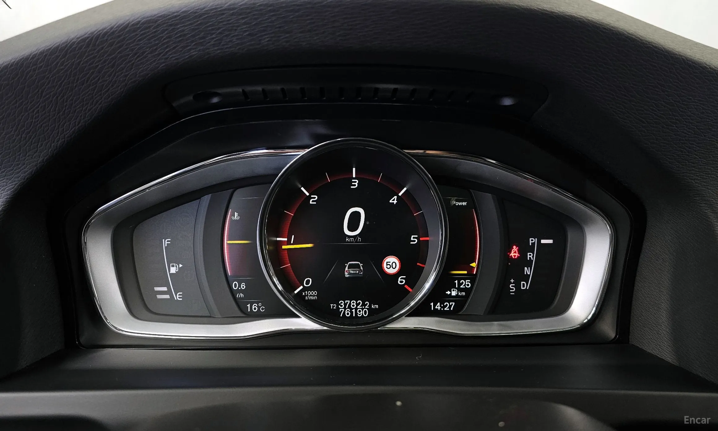 Volvo S60 превью 8