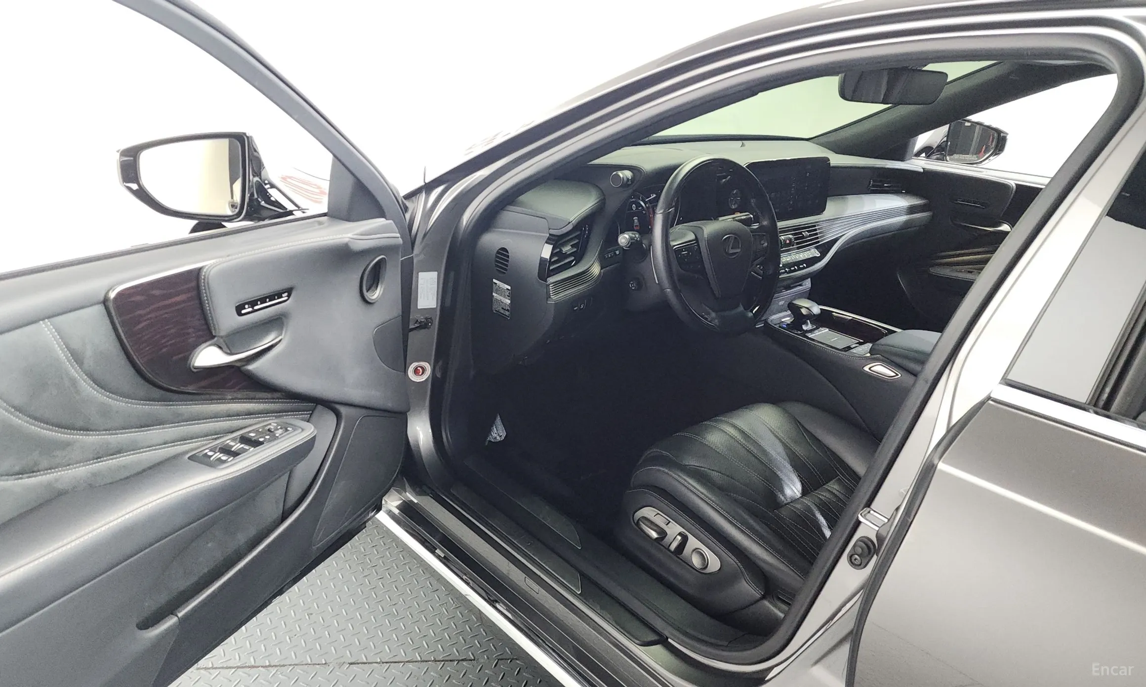 Lexus LS500 5th Generation превью 10