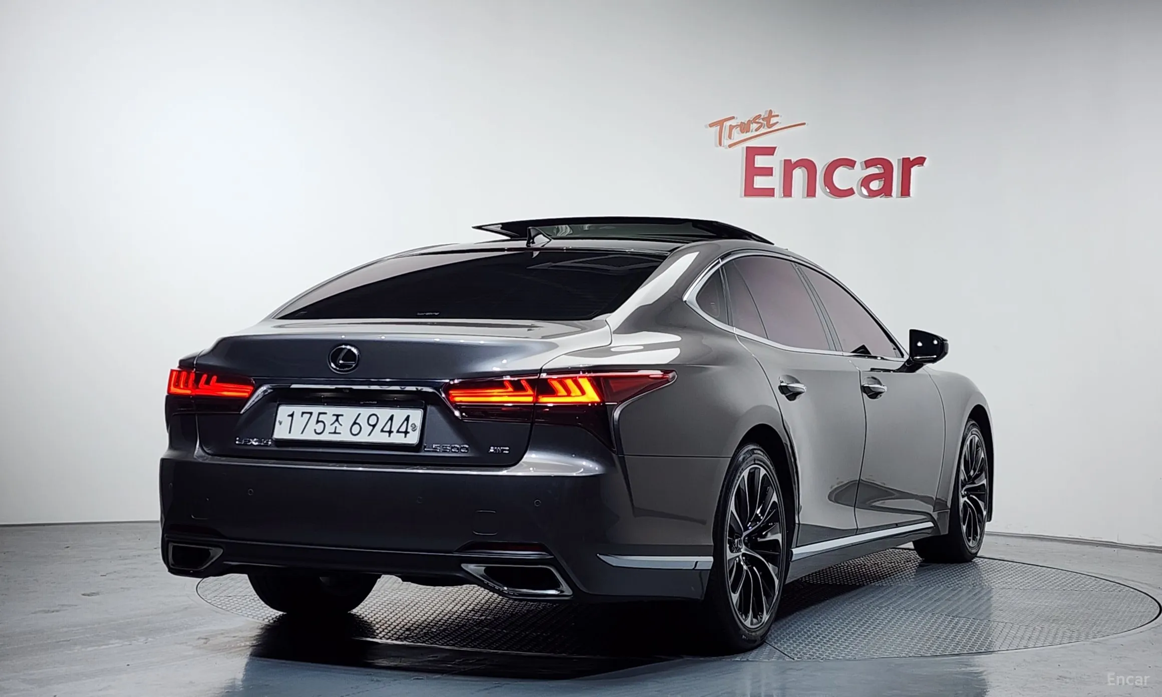 Lexus LS500 5th Generation