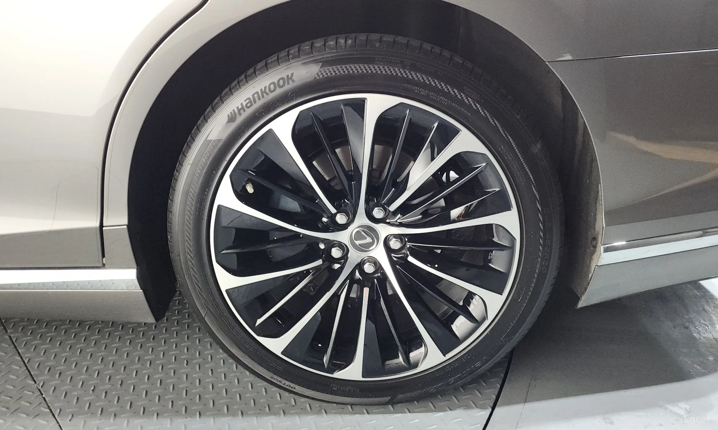Lexus LS500 5th Generation превью 5
