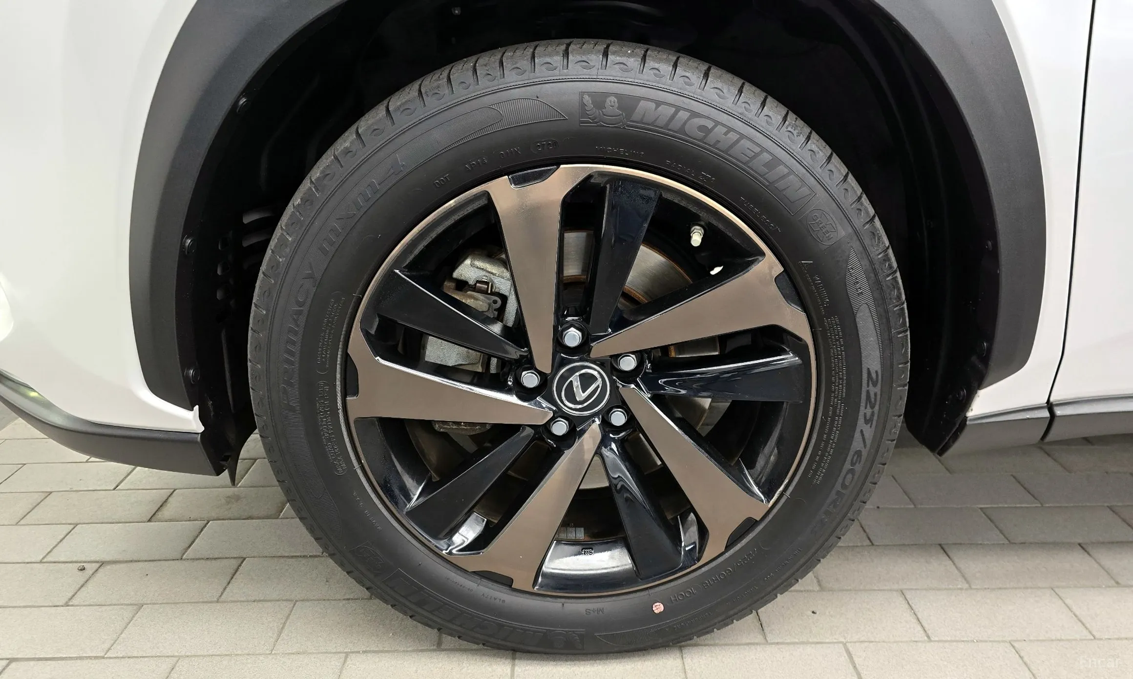 Lexus NX300h превью 5