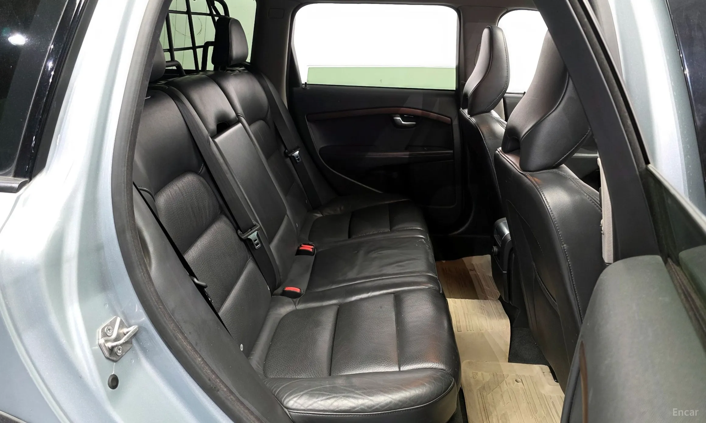 Volvo XC70 превью 12