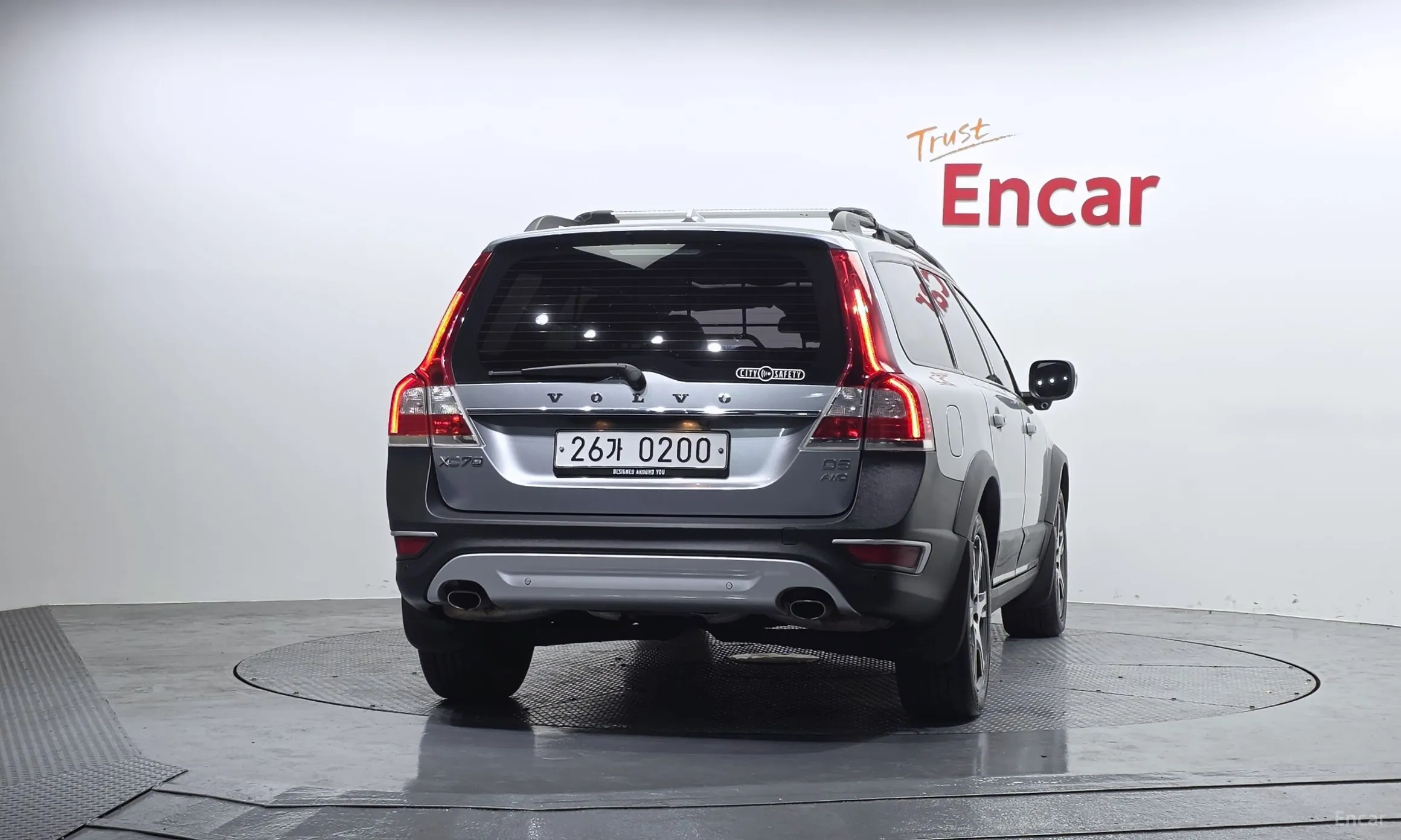 Volvo XC70 превью 4