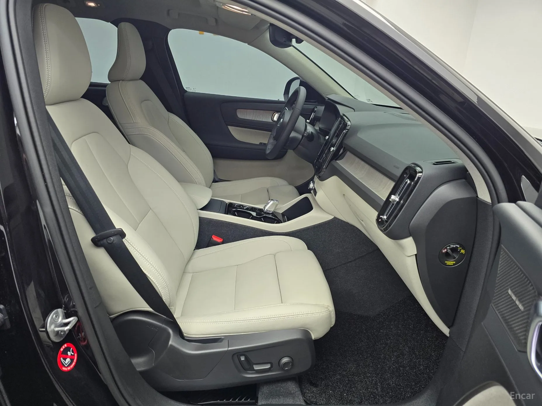 Volvo XC40 превью 11