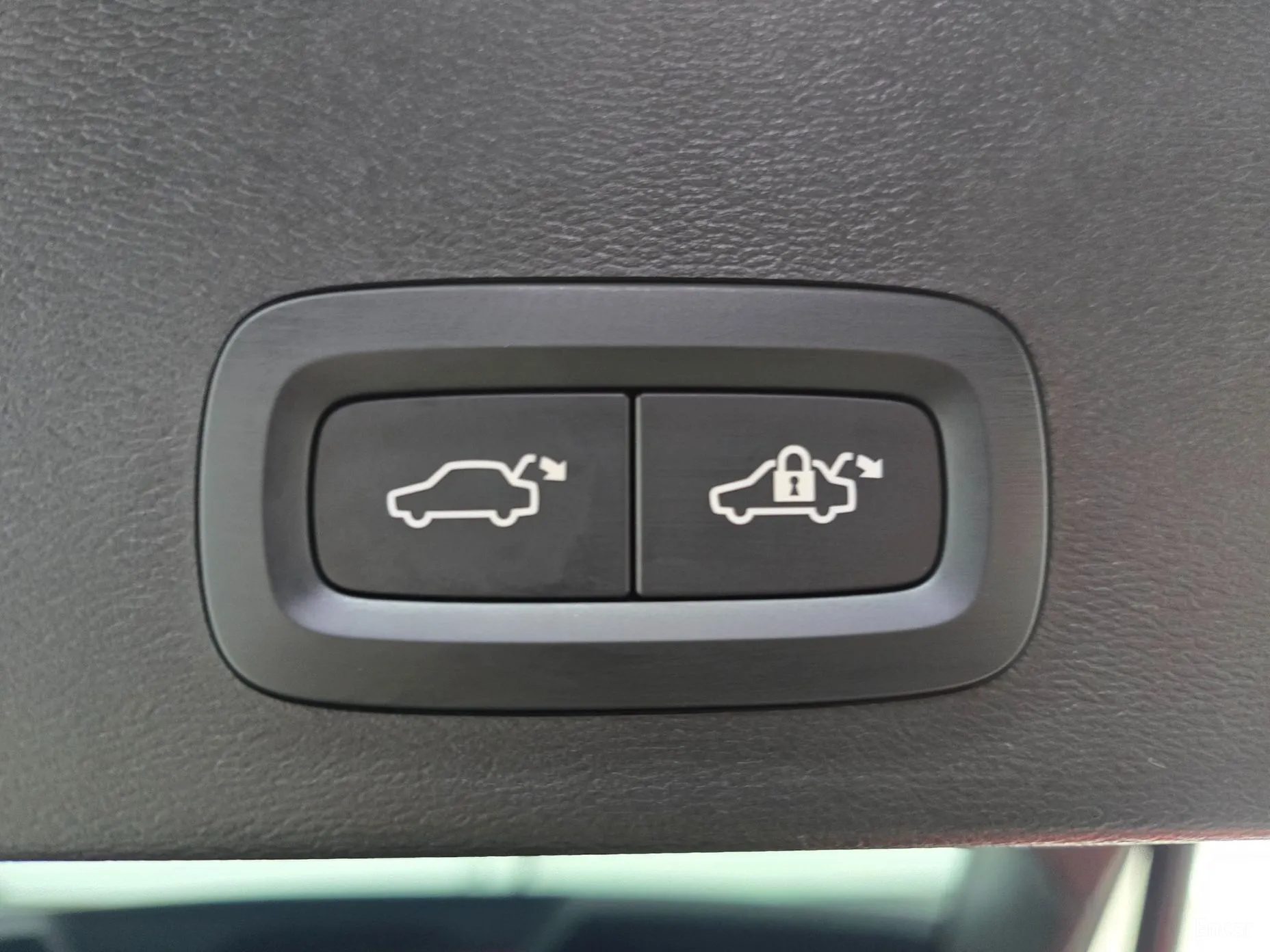 Volvo XC40 превью 20