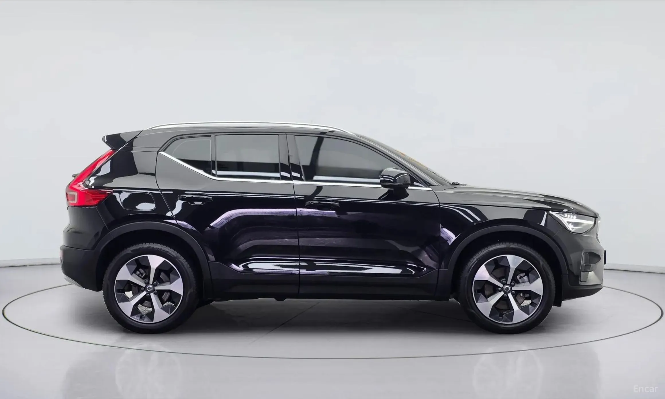 Volvo XC40 превью 3