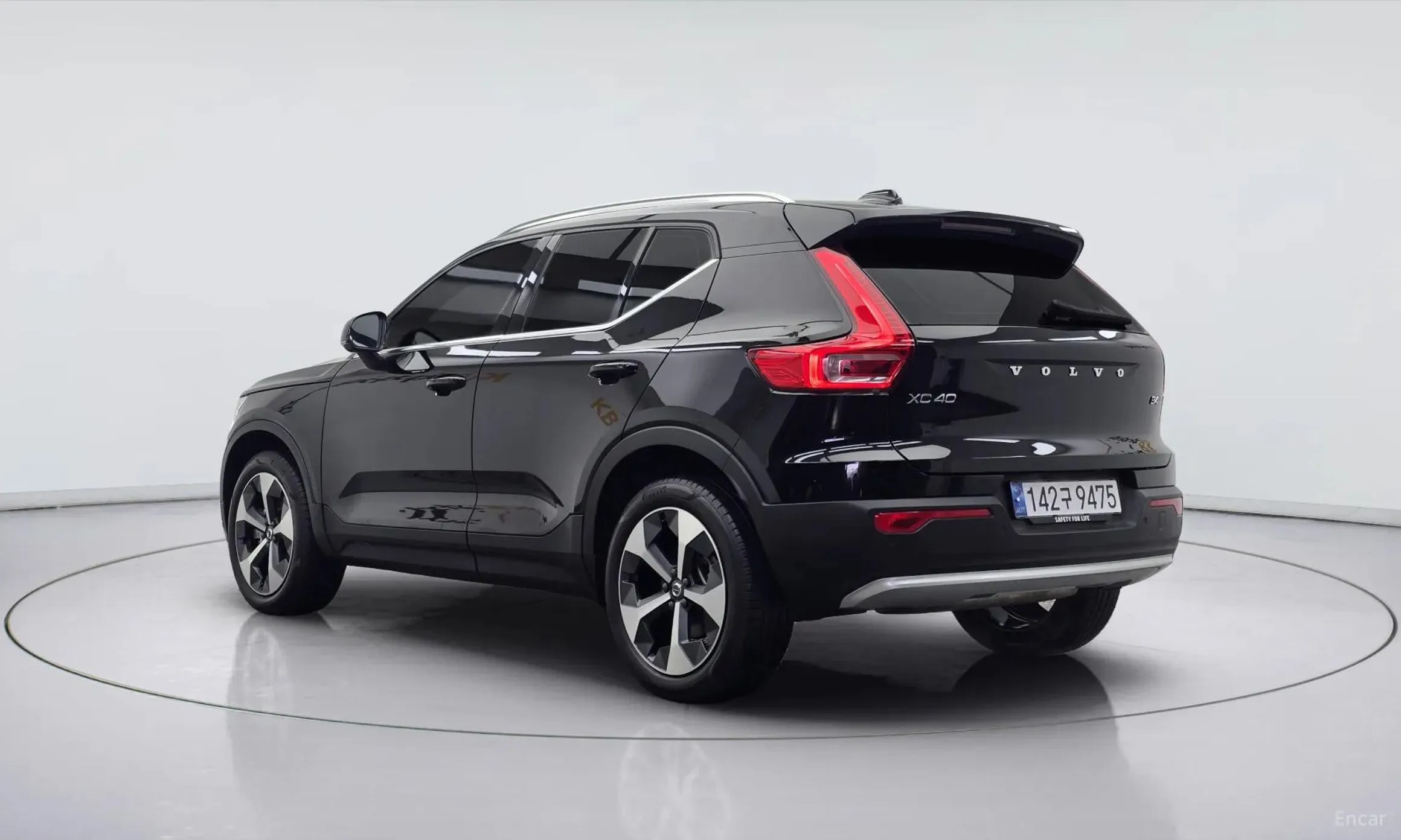 Volvo XC40 превью 4