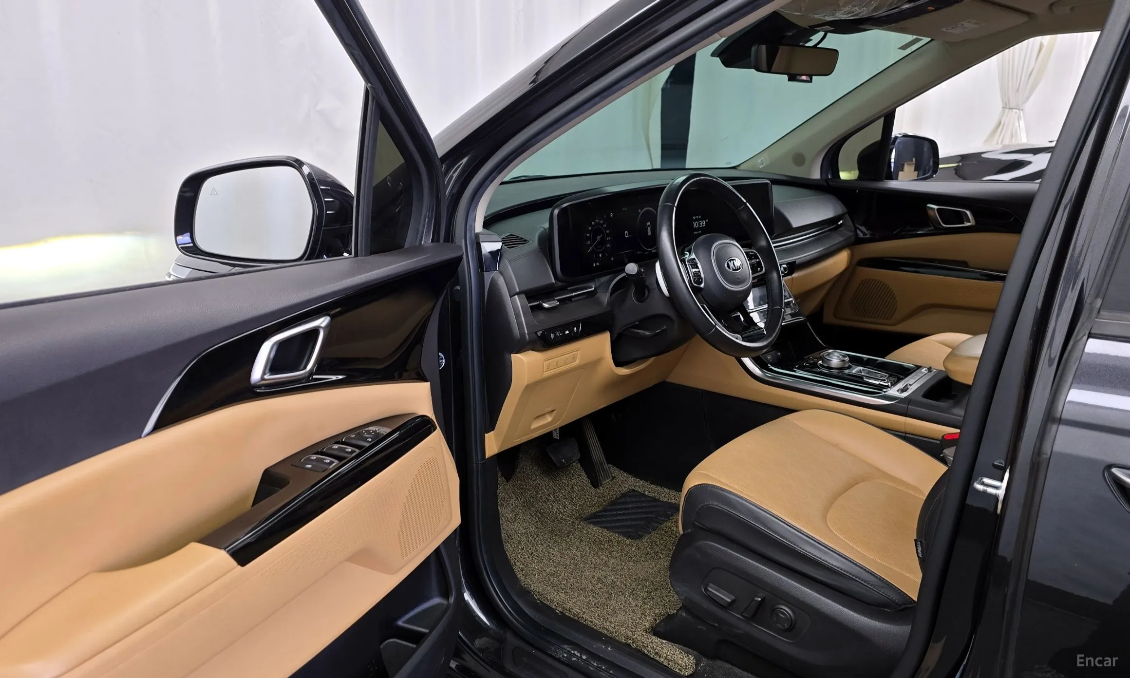 Kia Carnival Gen 4 превью 10