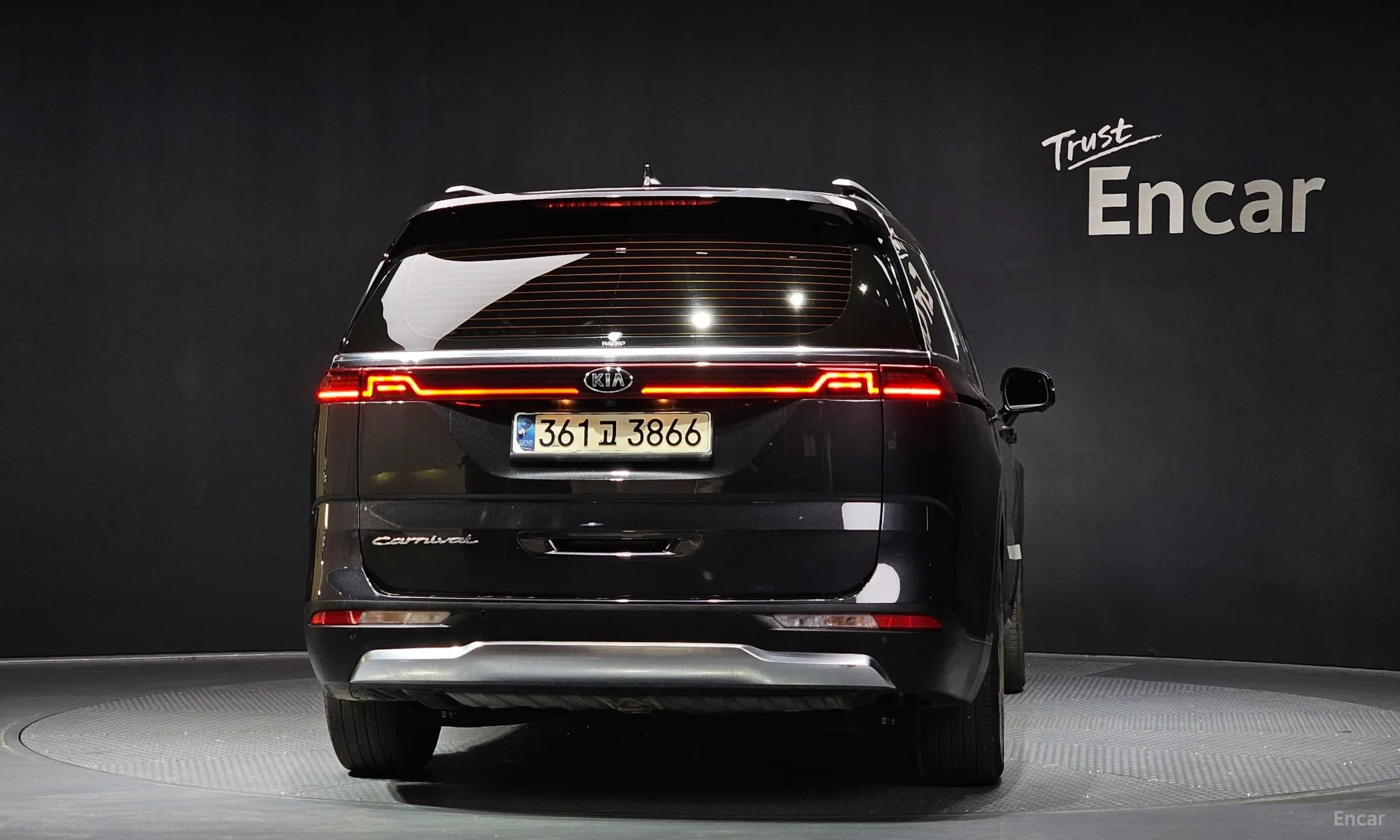 Kia Carnival Gen 4 превью 4