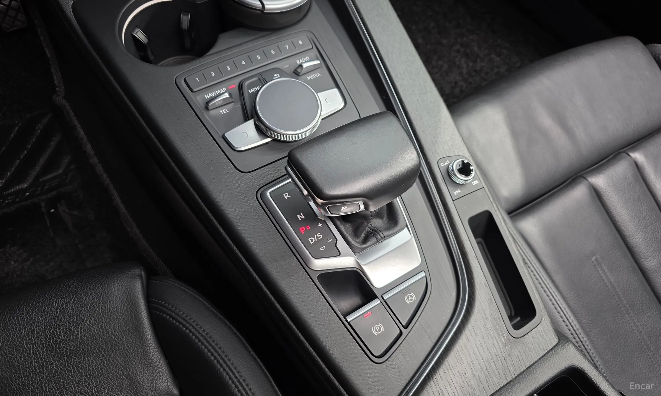 Audi A4 (B9) превью 9