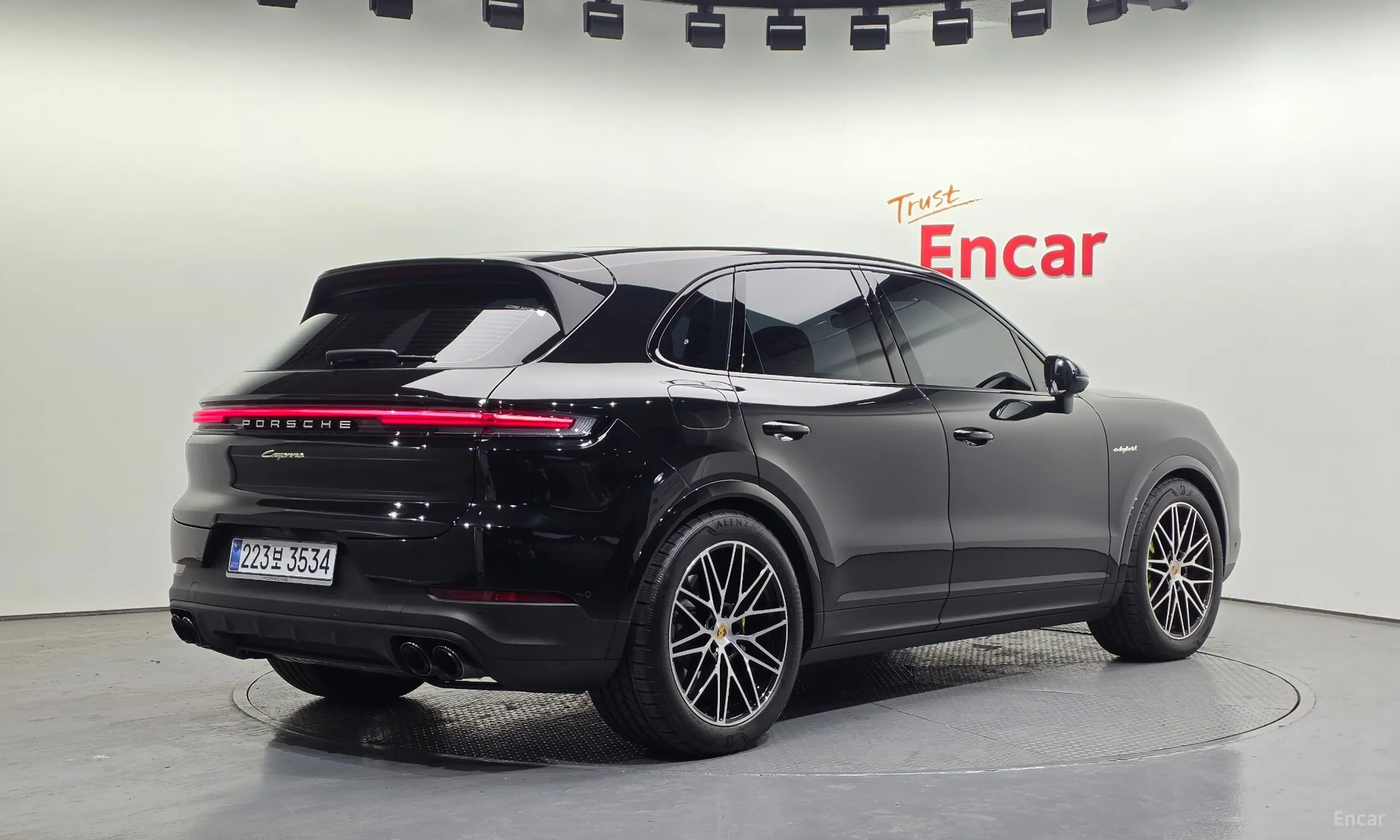 Porsche Cayenne (PO536) превью 2