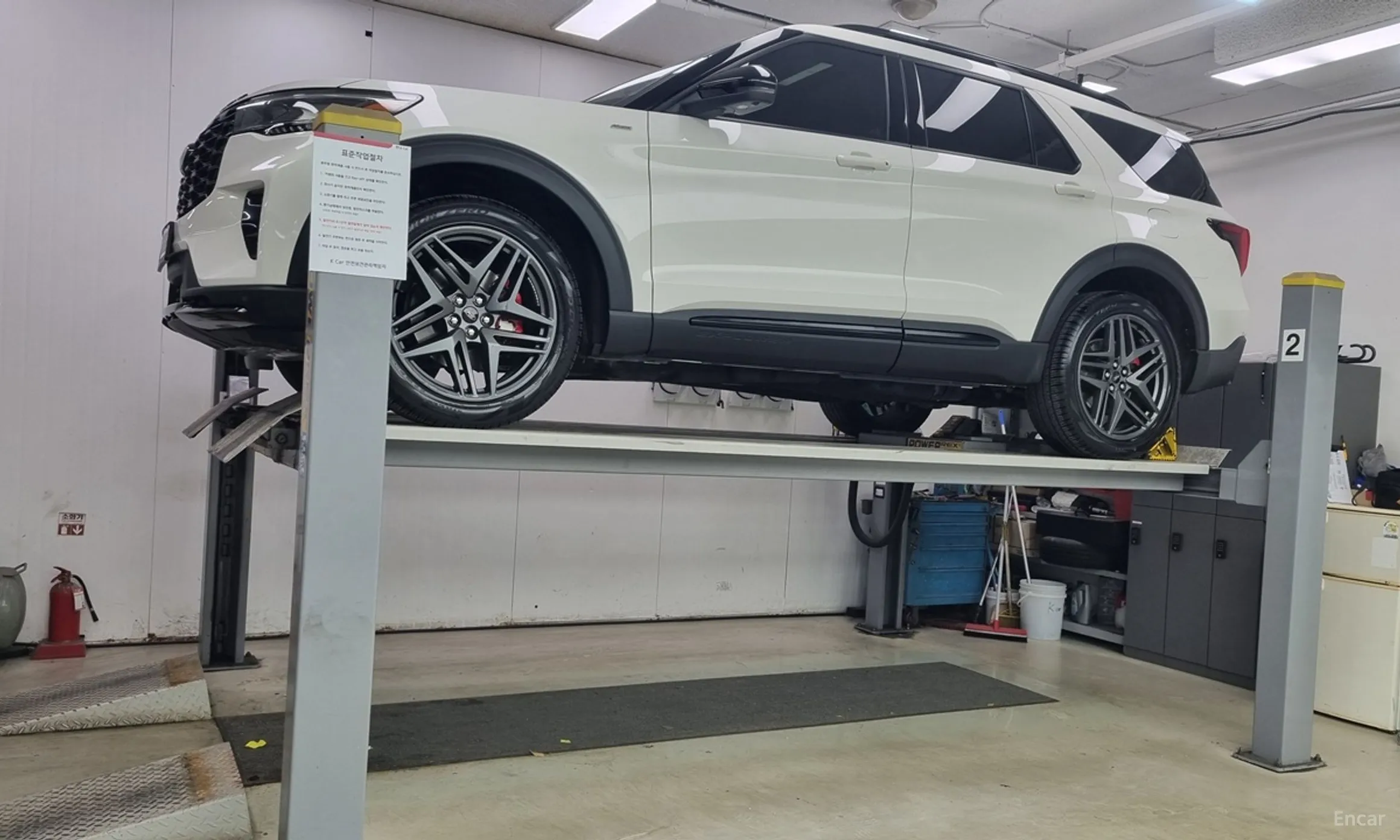 Ford Explorer 6th Generation превью 19