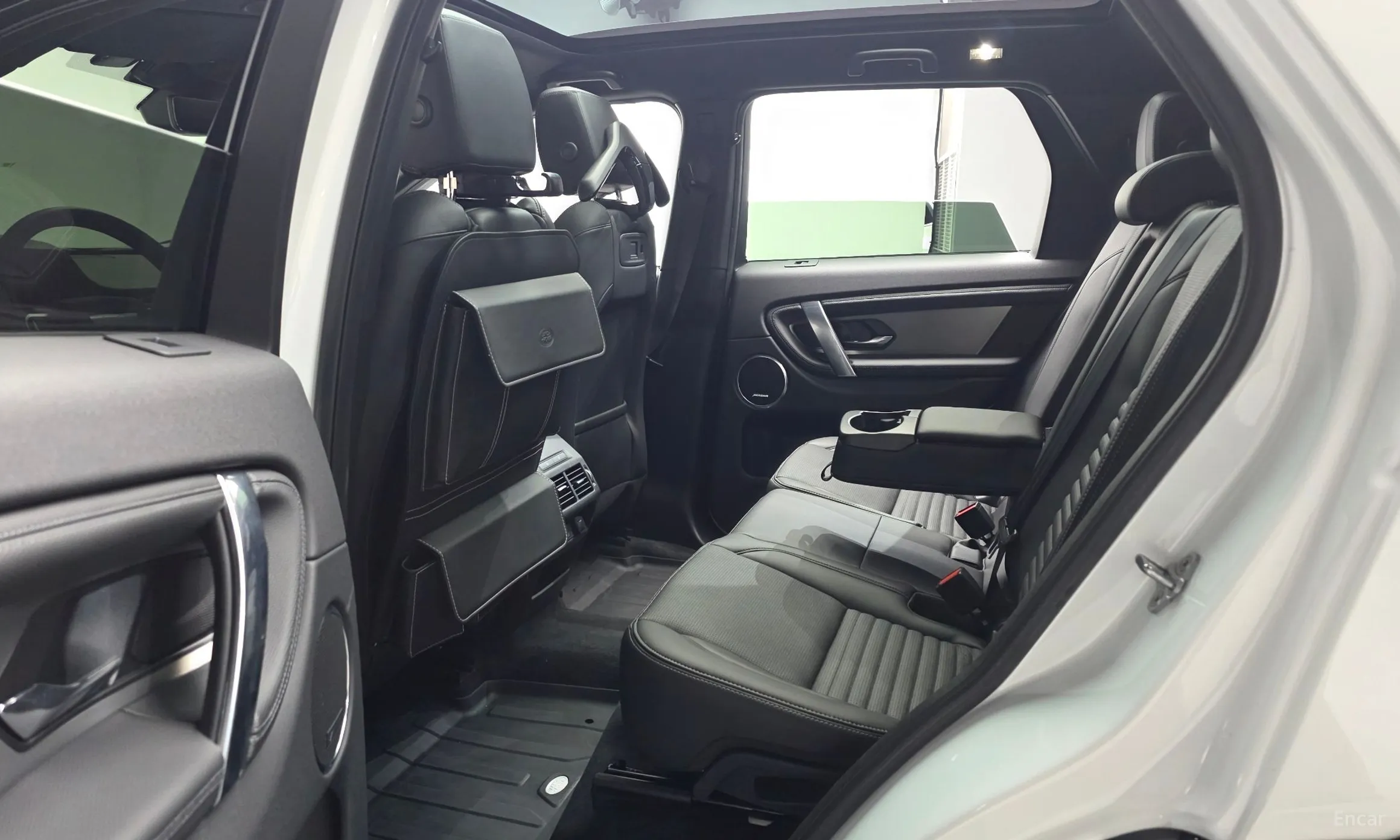 Land Rover Discovery Sports превью 12
