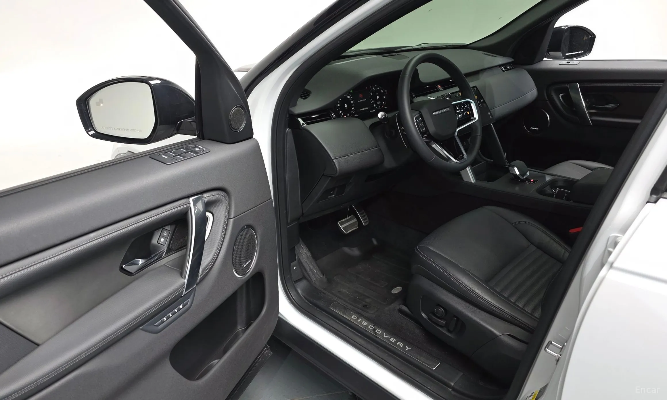 Land Rover Discovery Sports превью 10