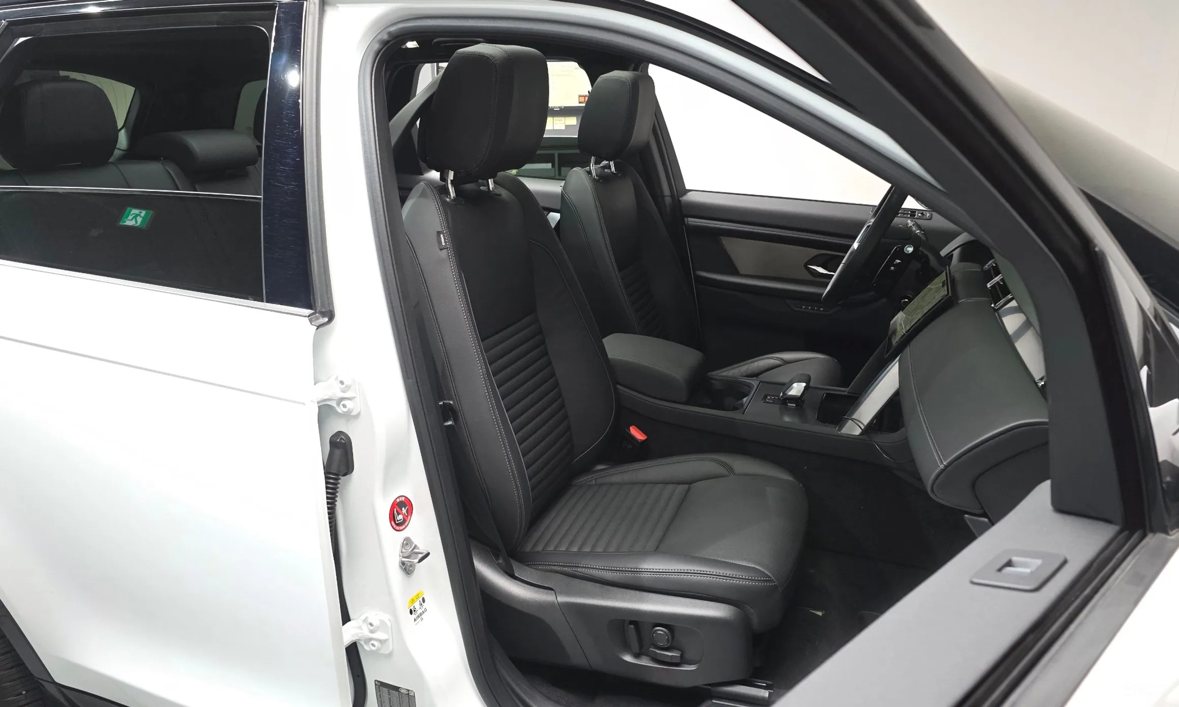 Land Rover Discovery Sports превью 12