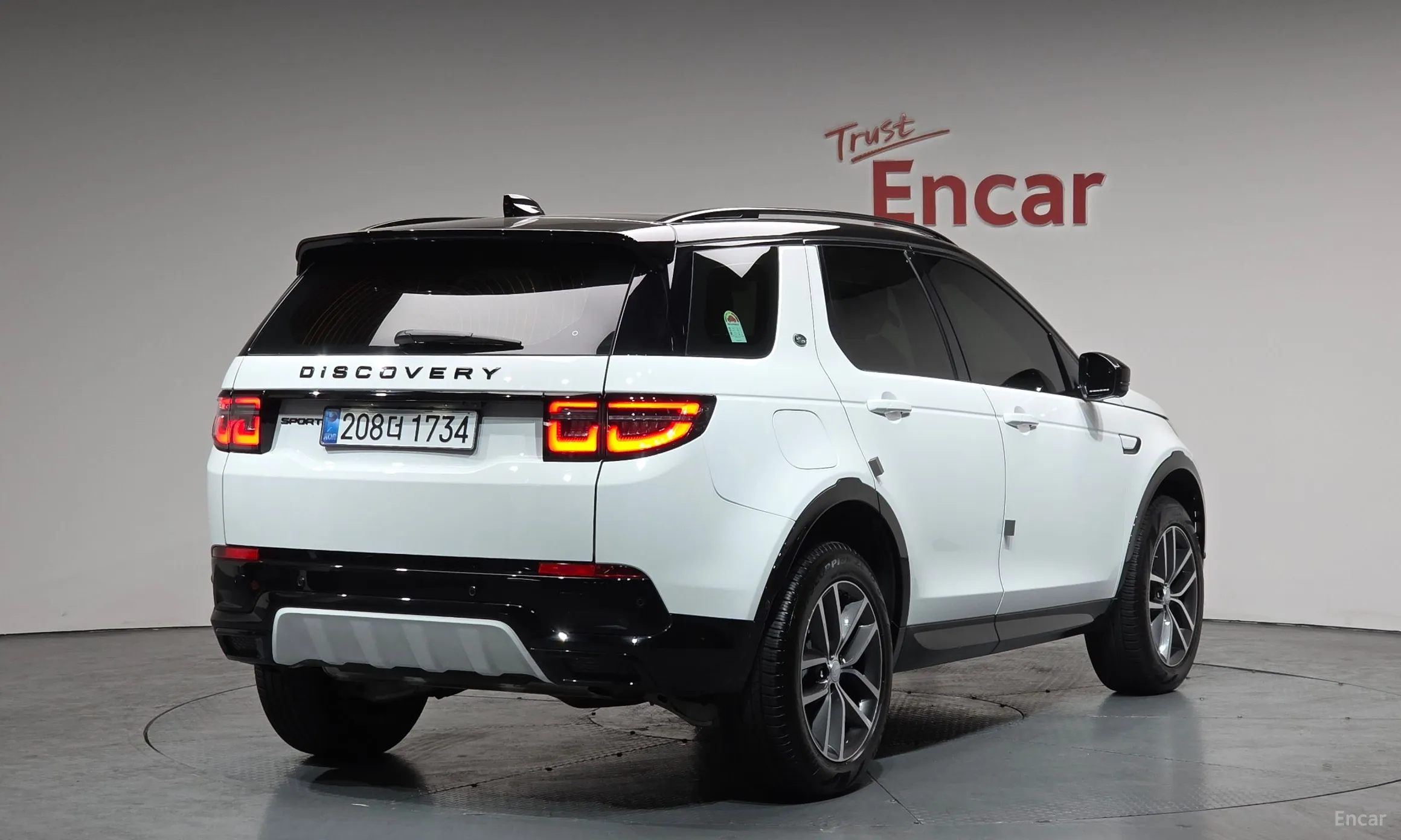 Land Rover Discovery Sports превью 2