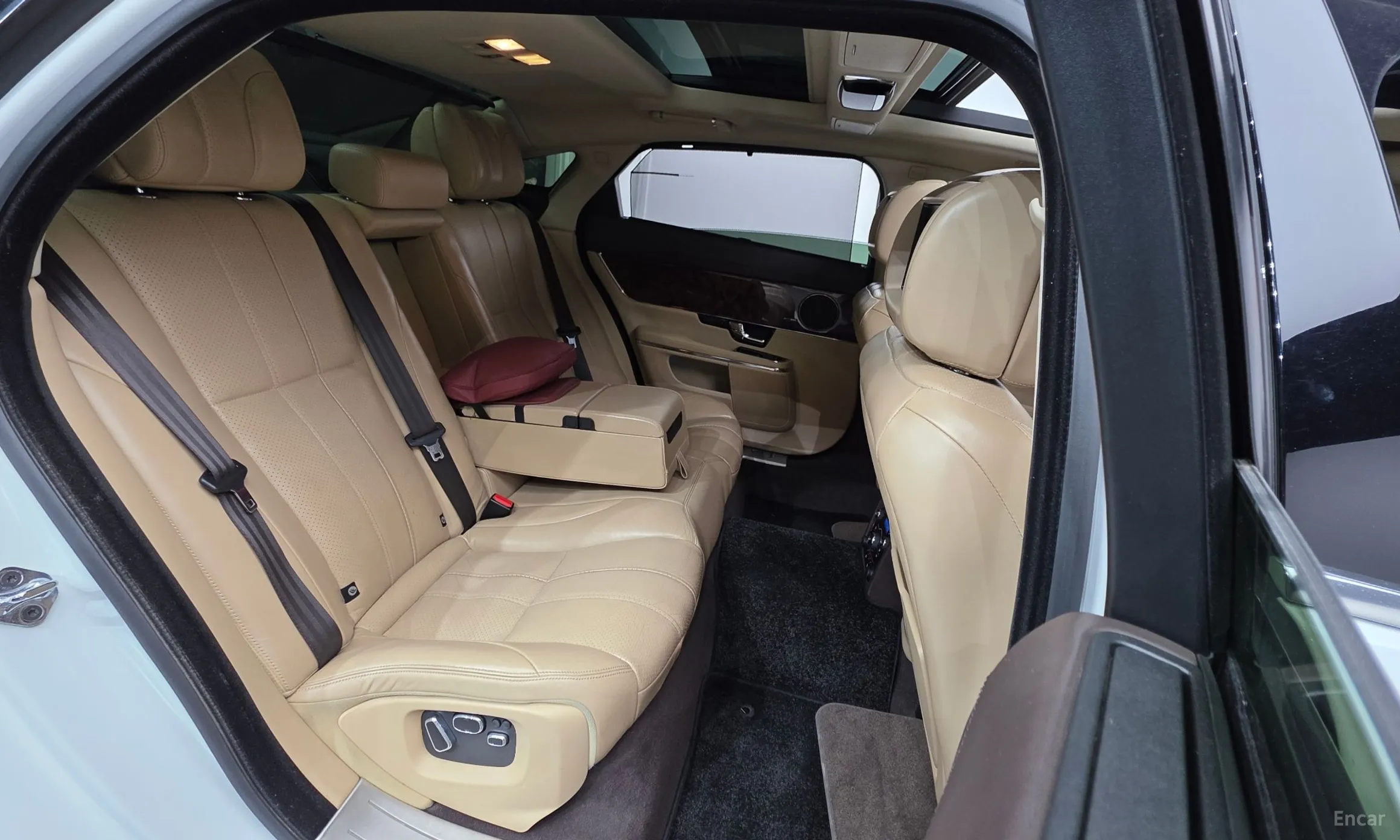 Jaguar All New XJ превью 19